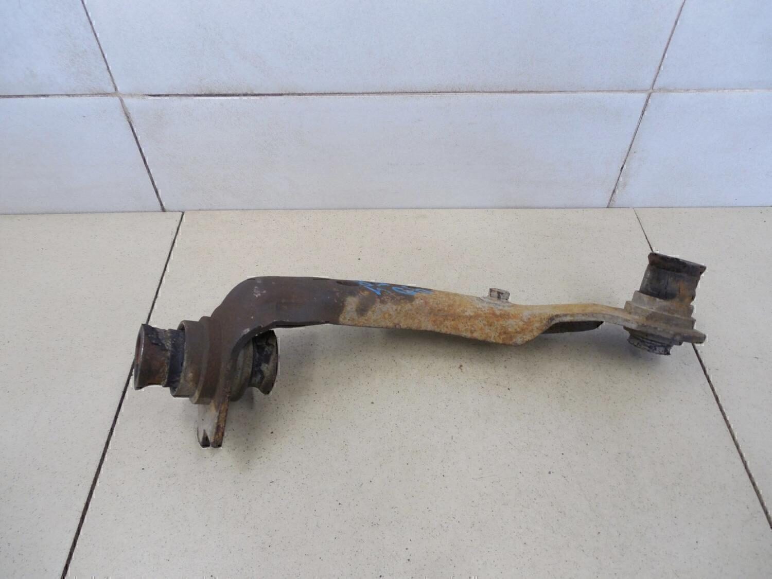 Кронштейн передней балки NISSAN Tiida (C11) 2007-2014