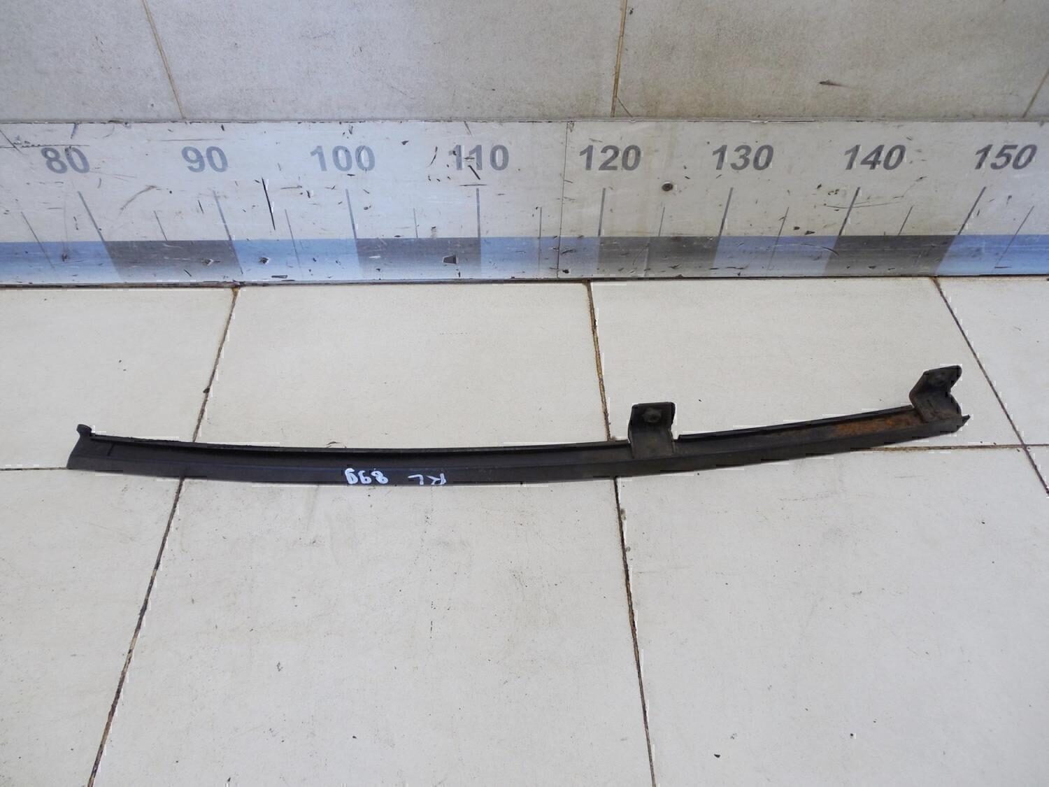 Направляющая стекла двери KIA Sorento 2003-2009