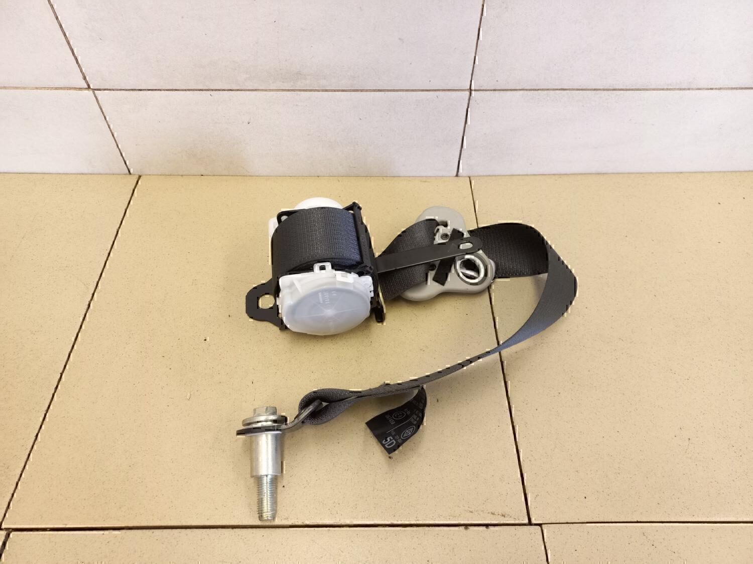 Ремень безопасности TOYOTA Fortuner 2015>