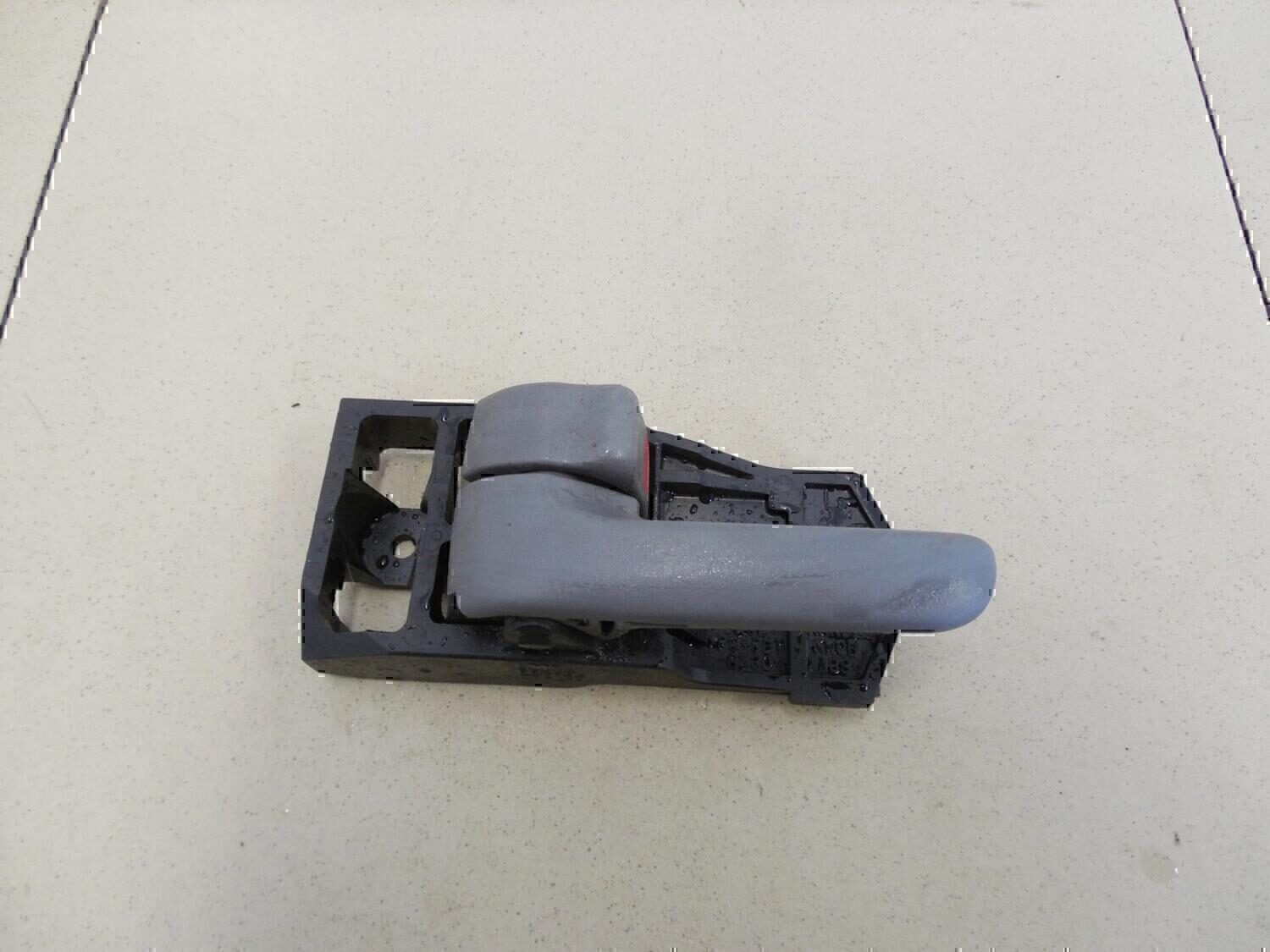 Ручка двери внутренняя левая TOYOTA RAV 4 2000-2005