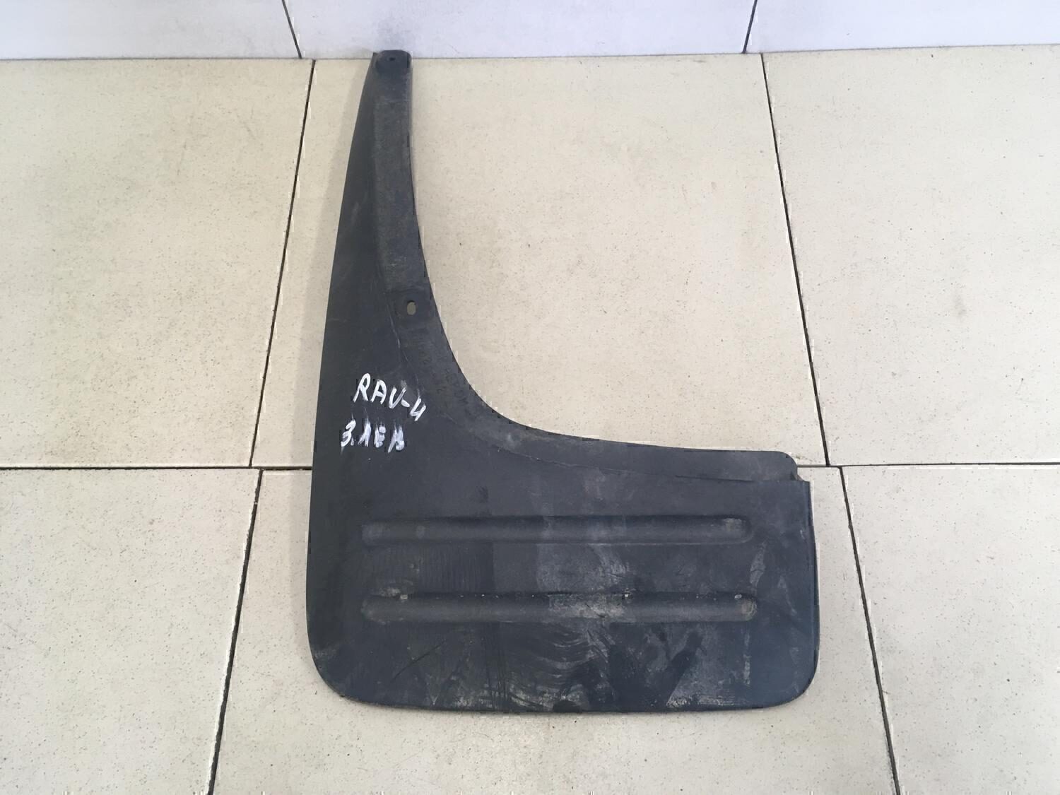 Брызговик задний левый TOYOTA RAV 4 2000-2005