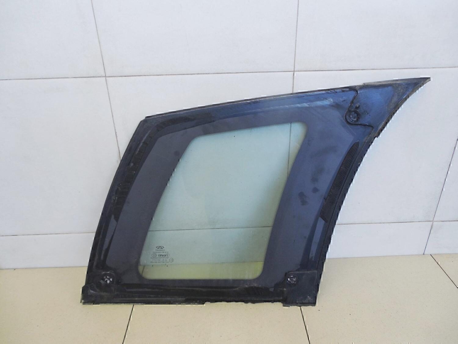 Стекло кузовное глухое левое — фото 5