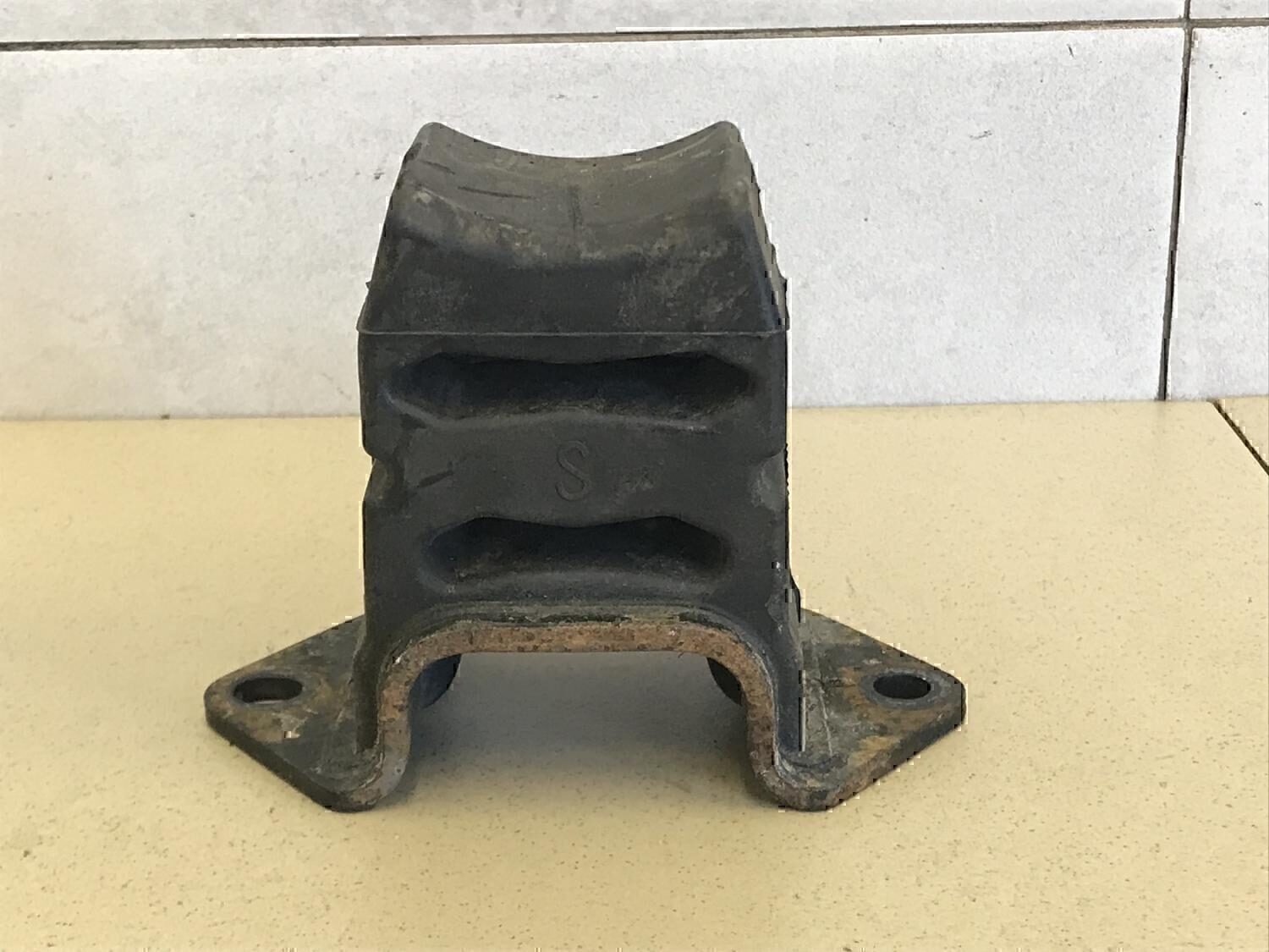 Отбойник TOYOTA Fortuner 2015>