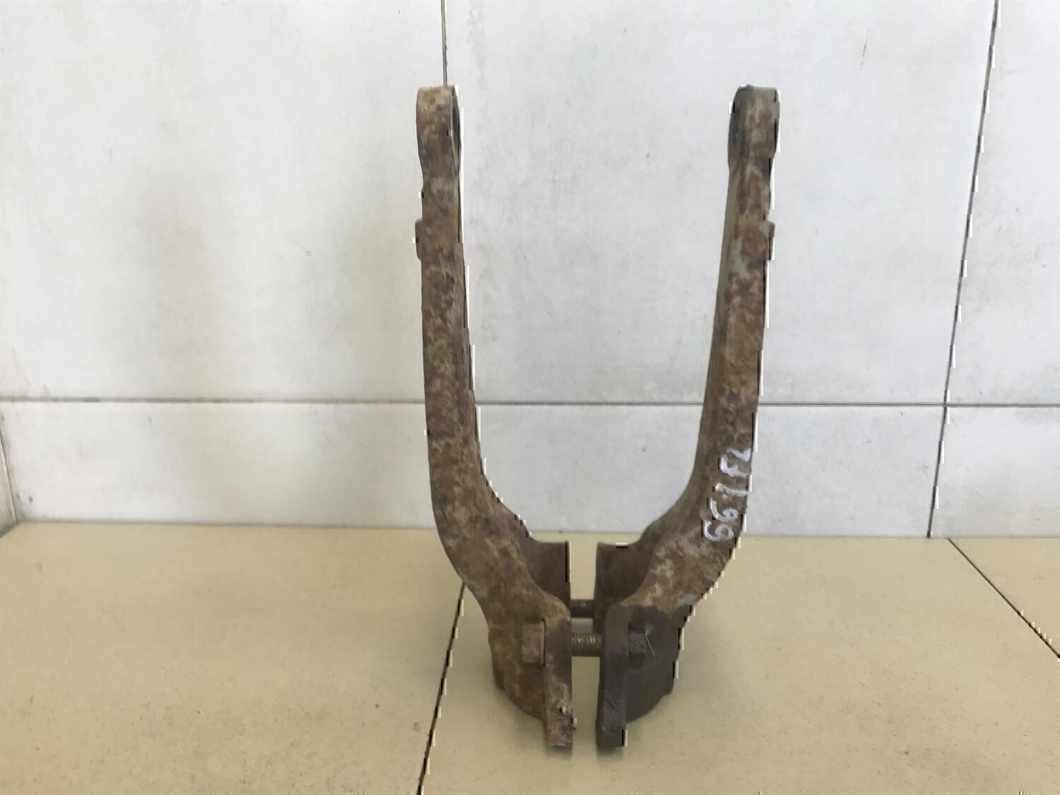 Опора переднего амортизатора нижняя KIA Sportage 1994-2004