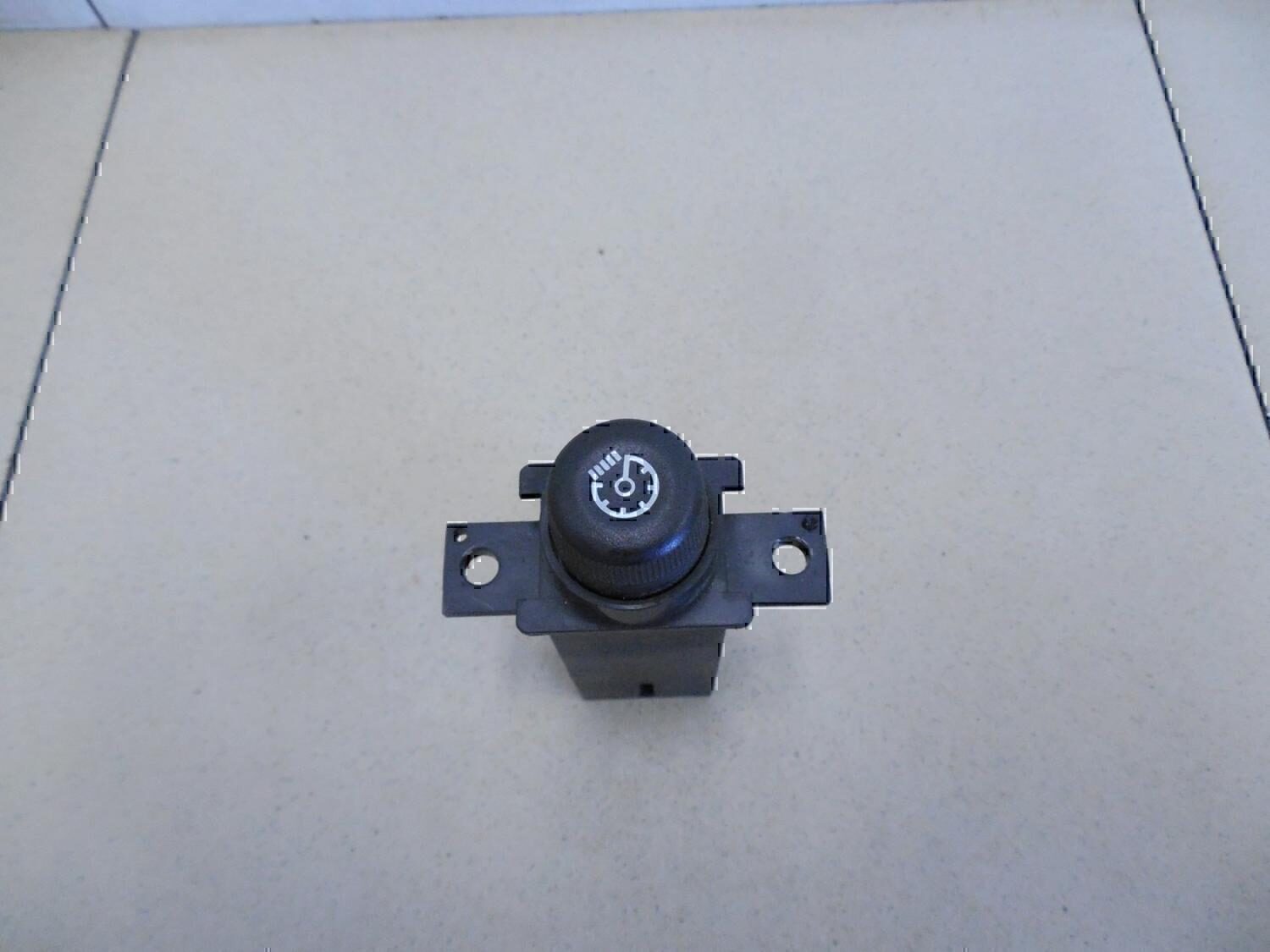 Кнопка освещения панели приборов MITSUBISHI Galant (EA) 1997-2003