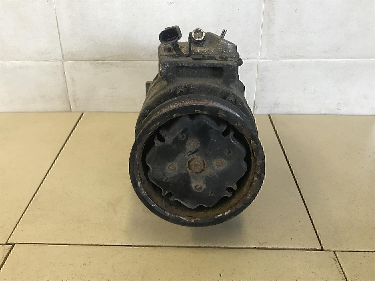 Компрессор системы кондиционирования VW Passat [B5] 2000-2005