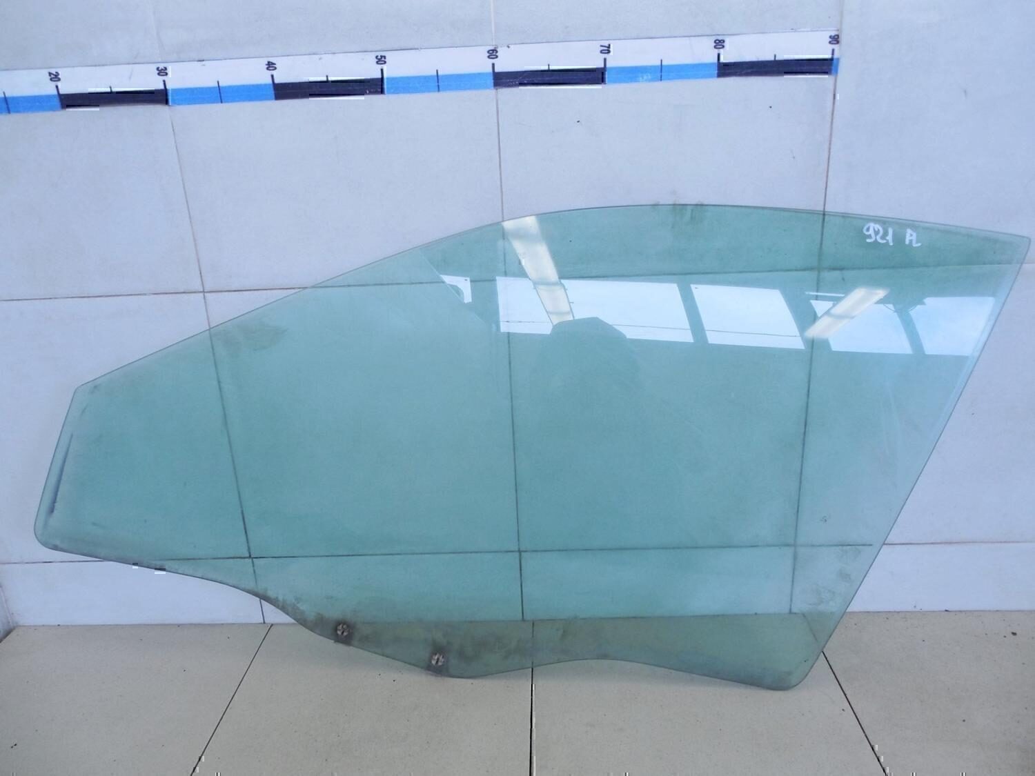 Стекло двери передней левой MITSUBISHI Galant (EA) 1997-2003