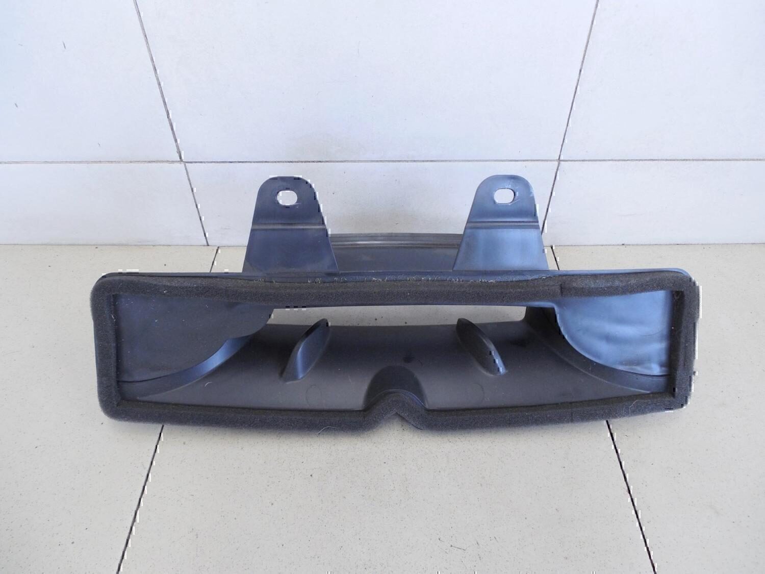 Воздухозаборник (внутри) VW Polo (Sed RUS) 2011>