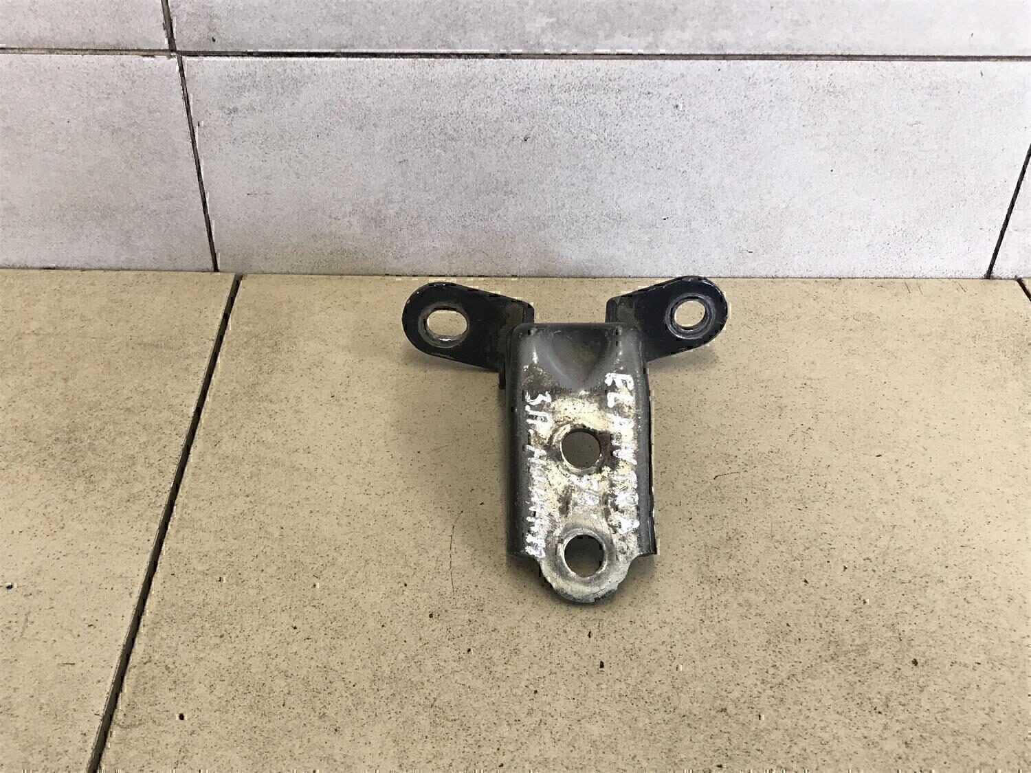 Петля двери HYUNDAI Ceed 2007- 2012