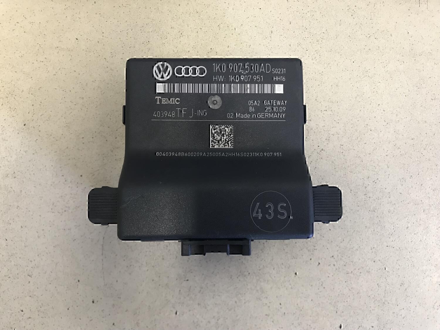 Блок электронный Audi Touran 2003-2010