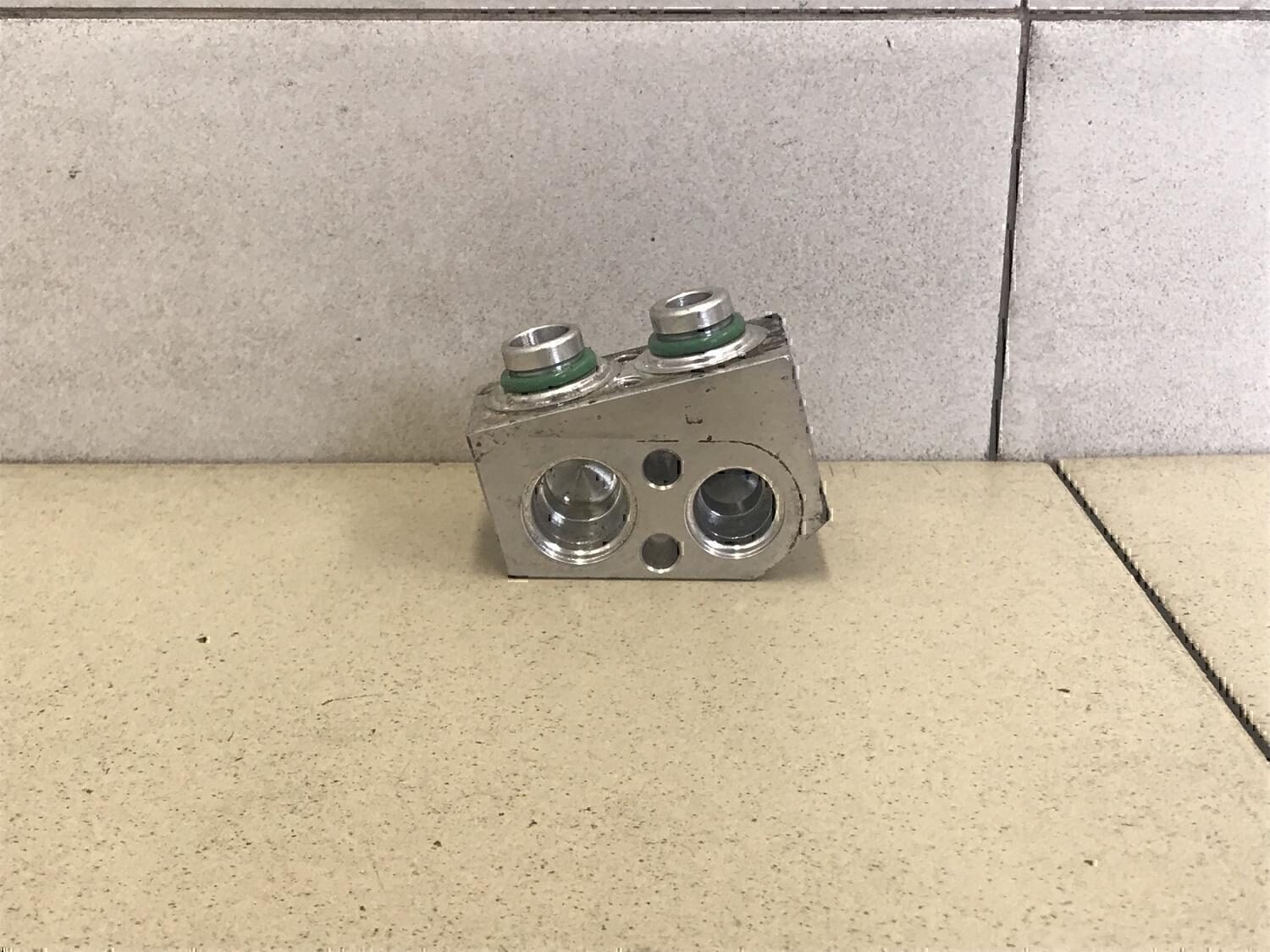 Клапан кондиционера HYUNDAI Elantra 2000-2005