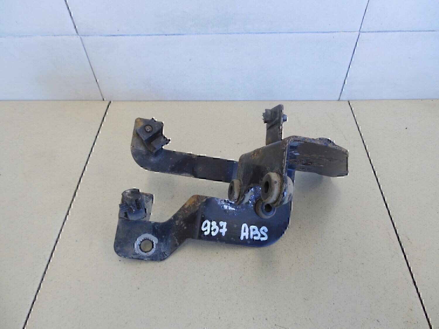 Кронштейн блока ABS (насос) HYUNDAI Solaris 2010-2017