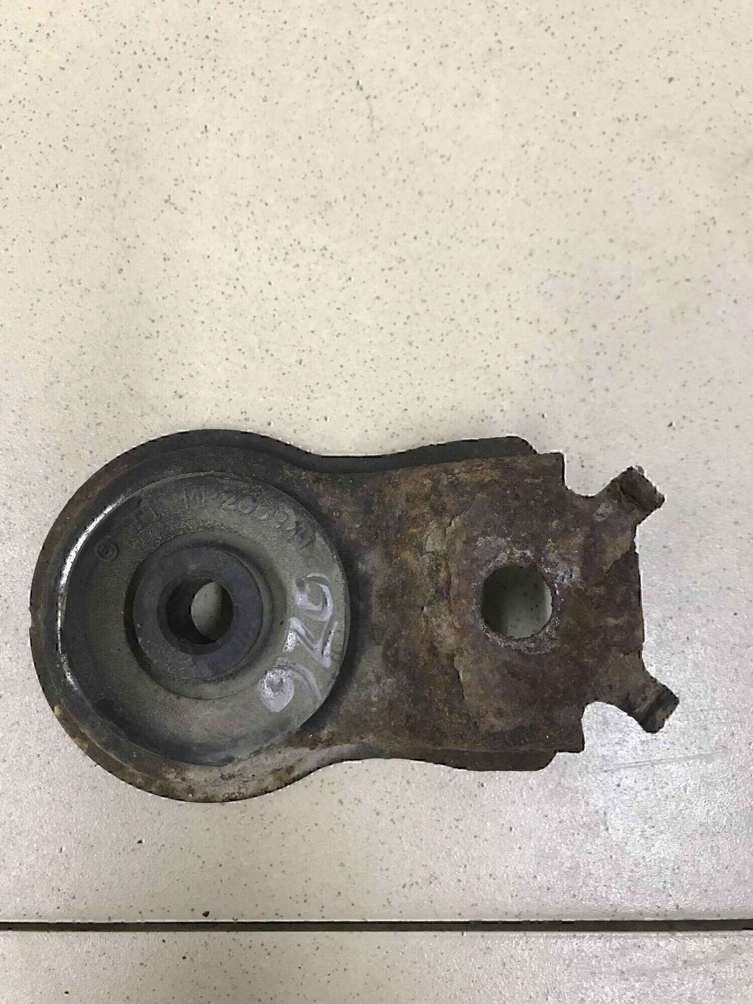 кронштейн радиатора MITSUBISHI Lancer (CS/Classic) 2003-2006