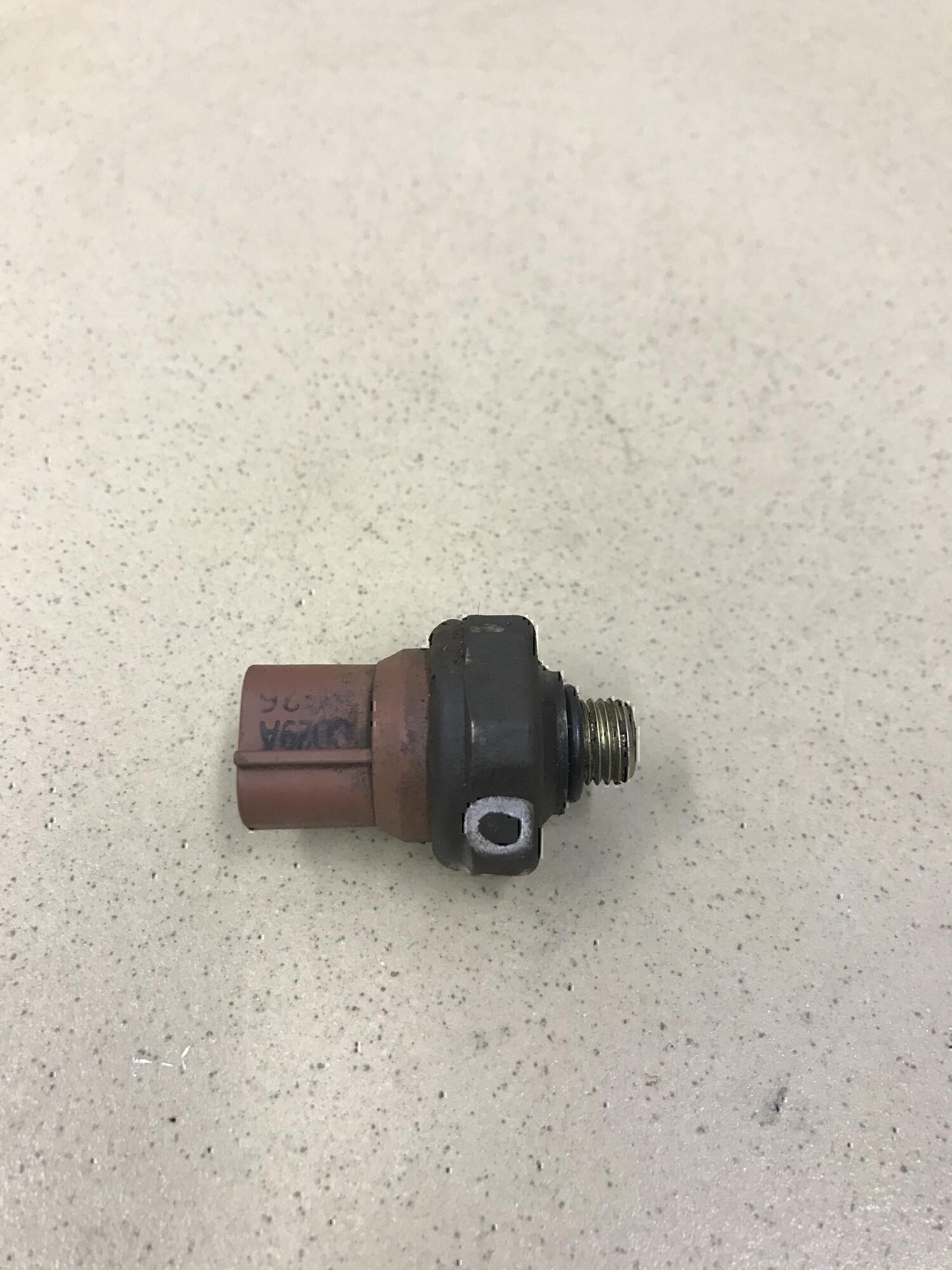 Датчик давления масла MITSUBISHI Lancer (CS/Classic) 2003-2006