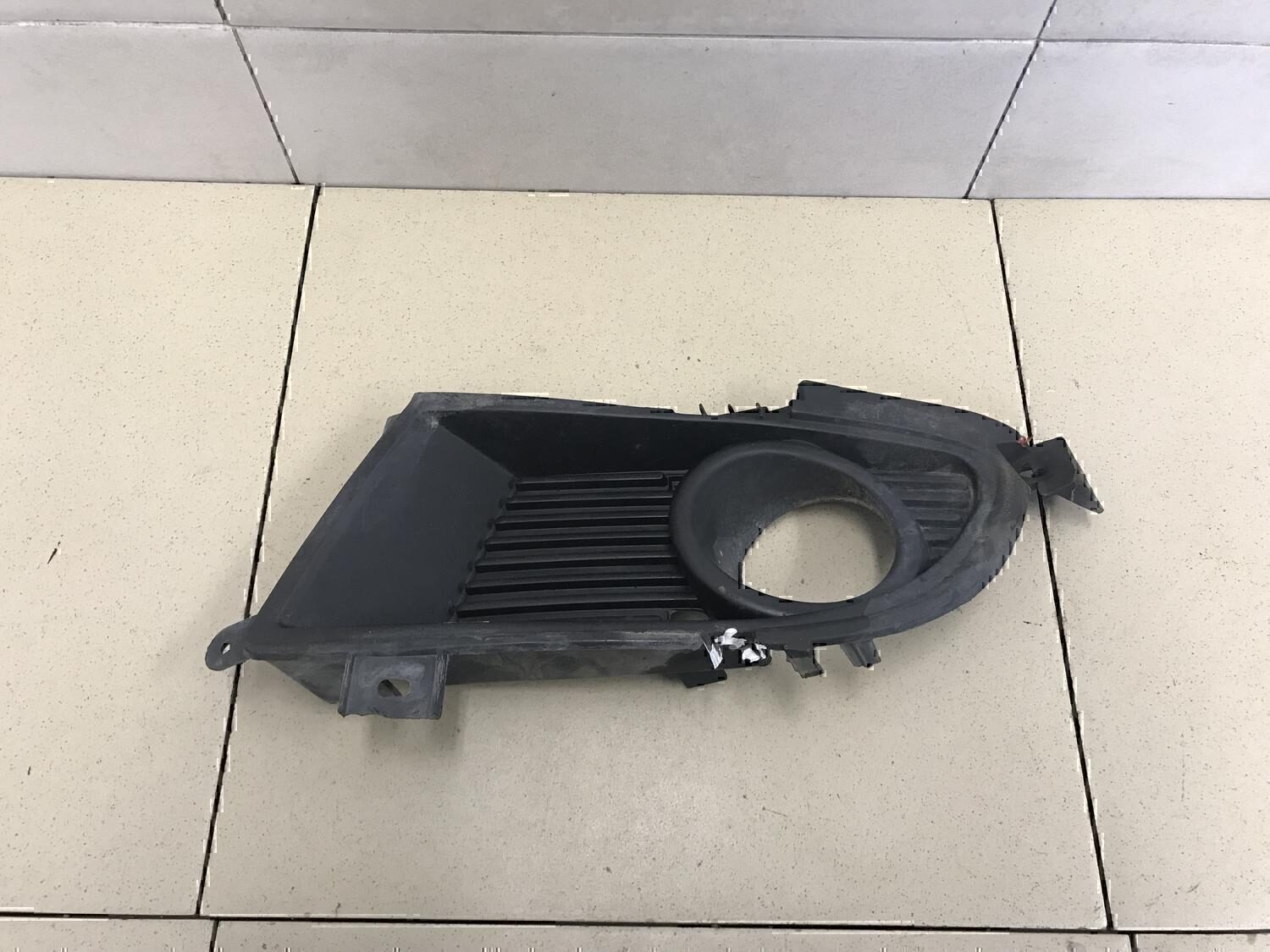 Решетка в бампер левая MITSUBISHI Lancer (CS/Classic) 2003-2006