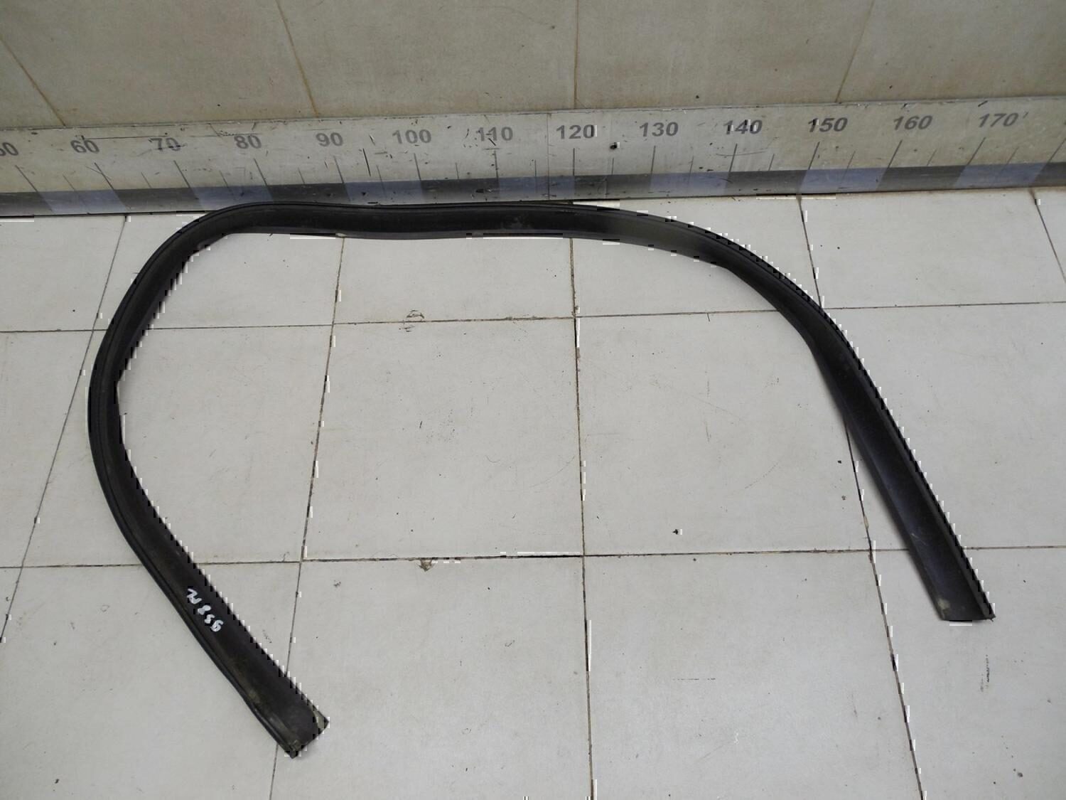 Уплотнитель (внутри) RENAULT Duster 2012>