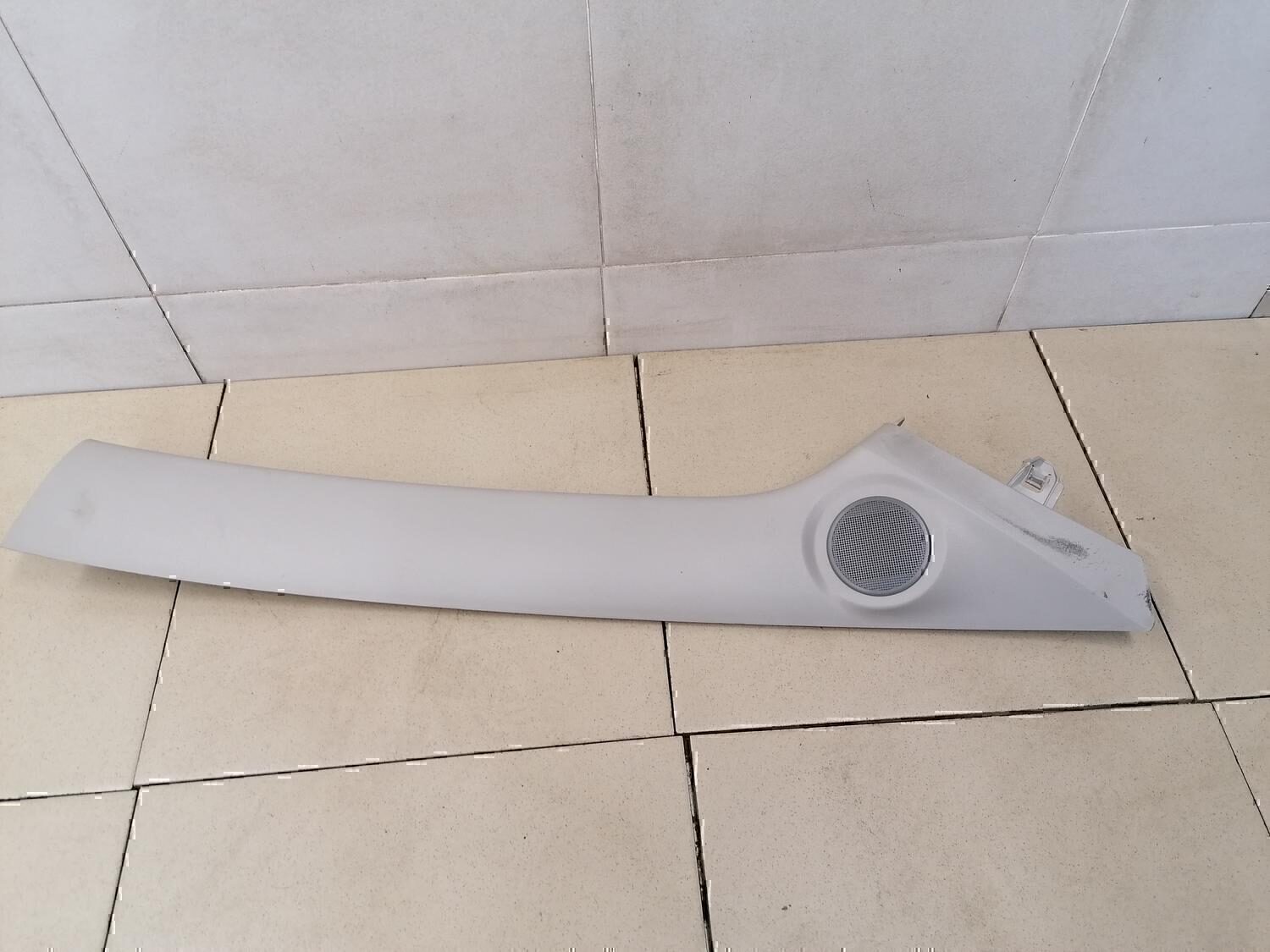 Обшивка стойки VAZ LADA X-RAY 2016>