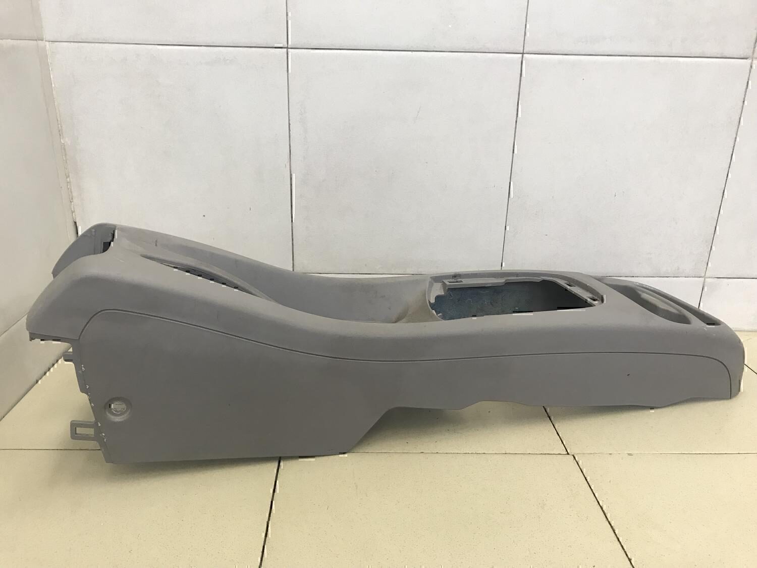 Консоль NISSAN Almera Tino 2000-2006