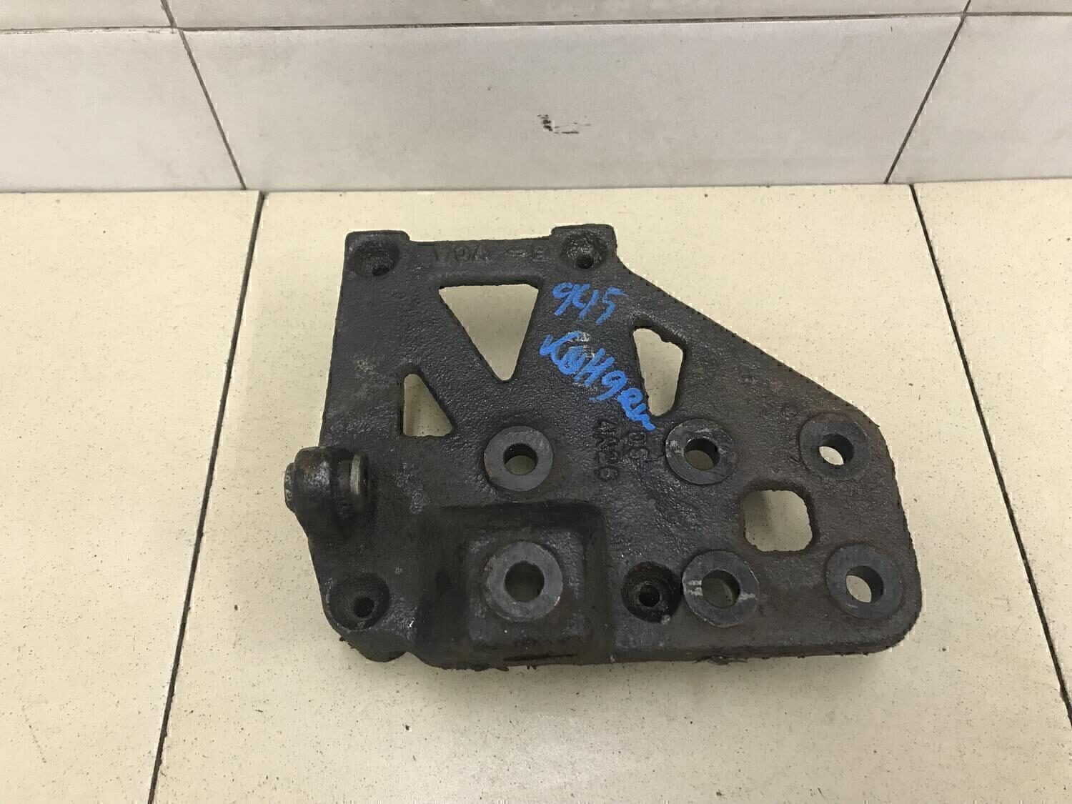 Кронштейн кондиционера KIA Spectra 2001-2011