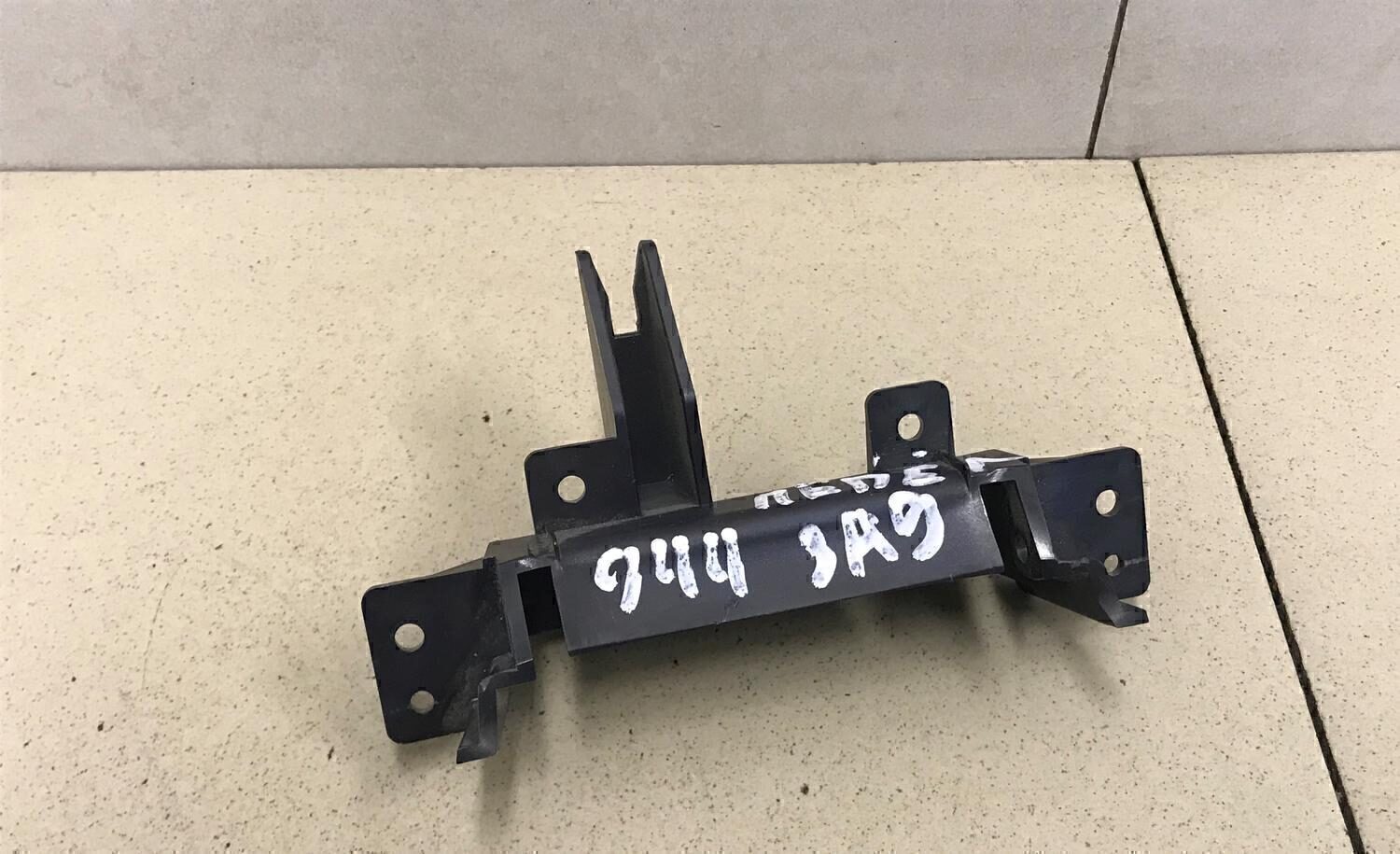 Кронштейн (сопут. товар) NISSAN Almera Tino 2000-2006