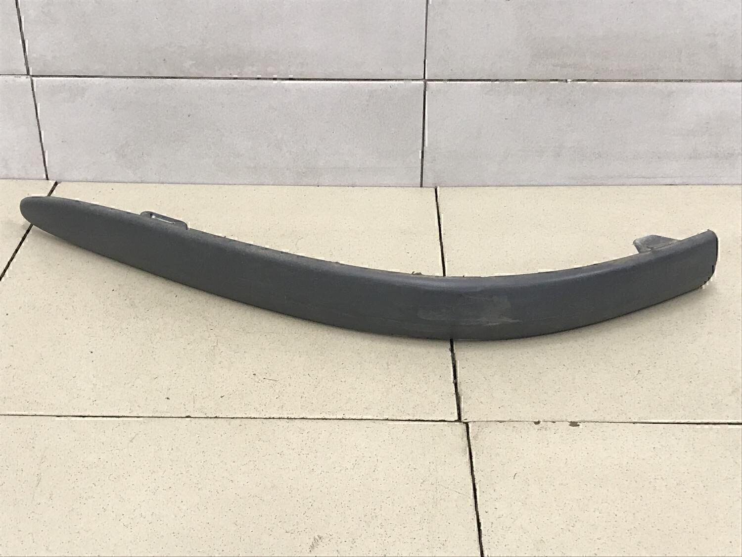 Молдинг заднего бампера правый NISSAN Almera Tino 2000-2006