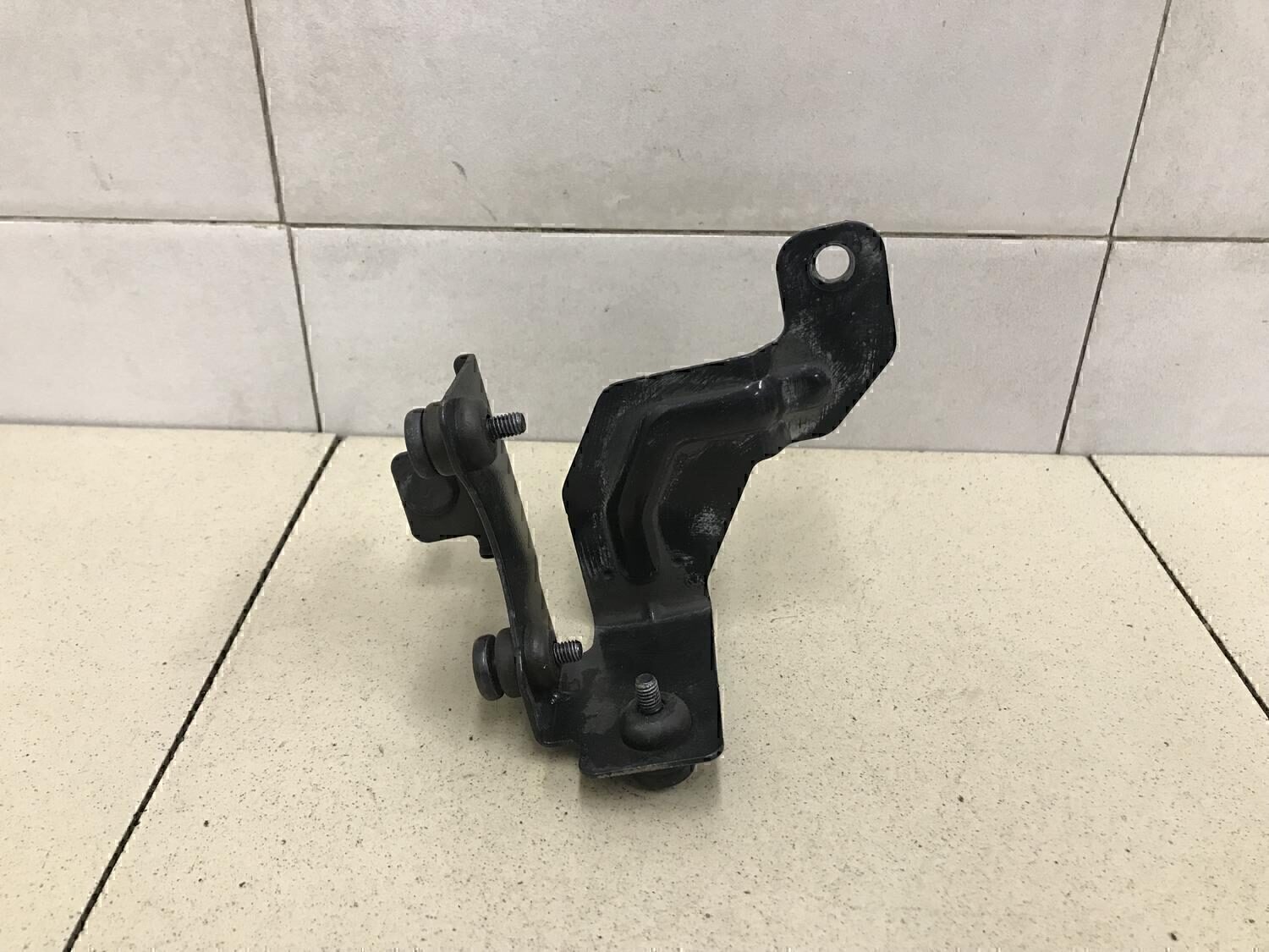 Кронштейн блока ABS (насос) KIA Mohave 2009>