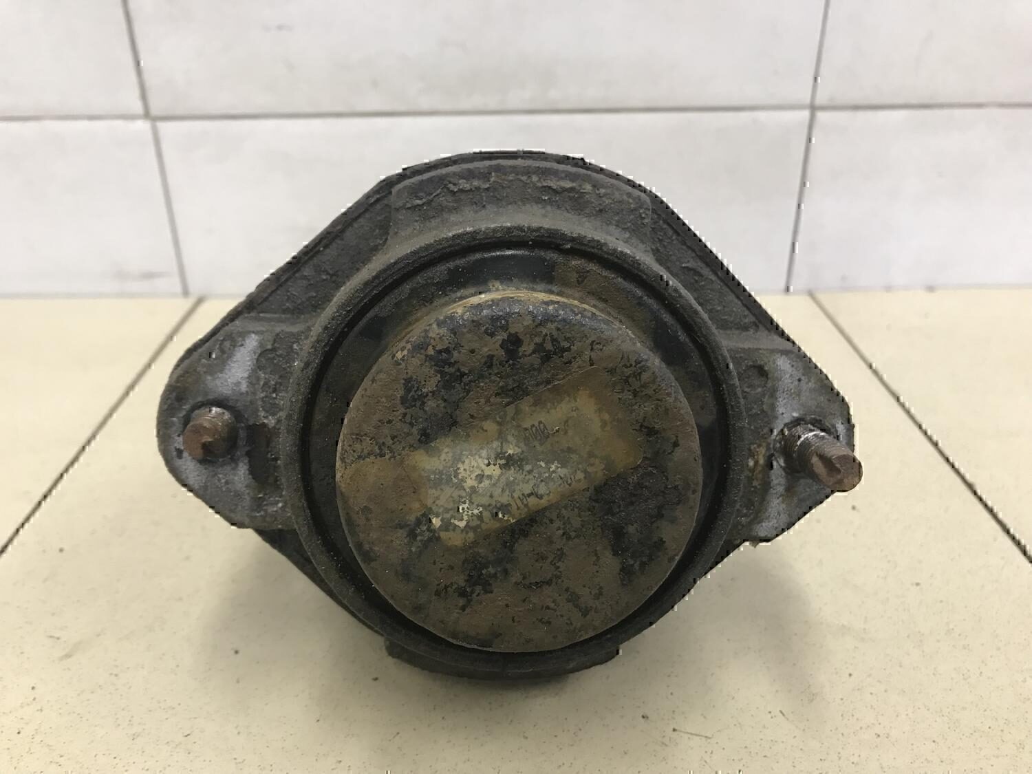 Опора двигателя правая KIA Mohave 2009>