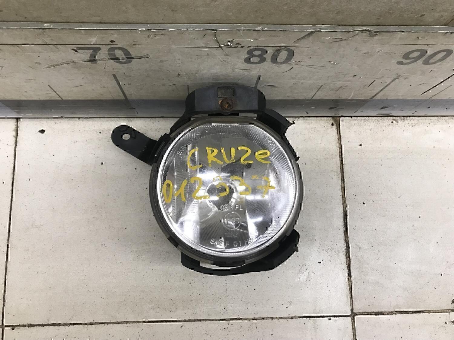 Фара противотуманная правая Chevrolet Cruze 2009-2016