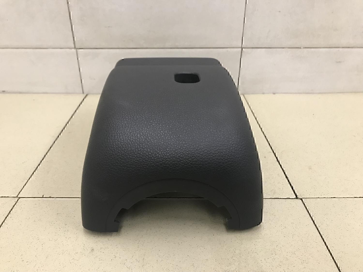 Кожух рулевой колонки нижний VW Polo (Sed RUS) 2011>