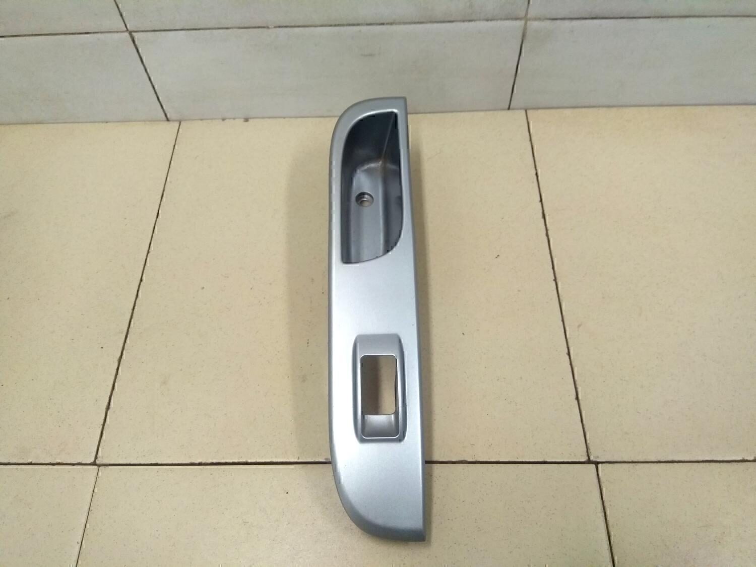 Накладка (кузов внутри) MITSUBISHI L200 (KB) 2006-2016