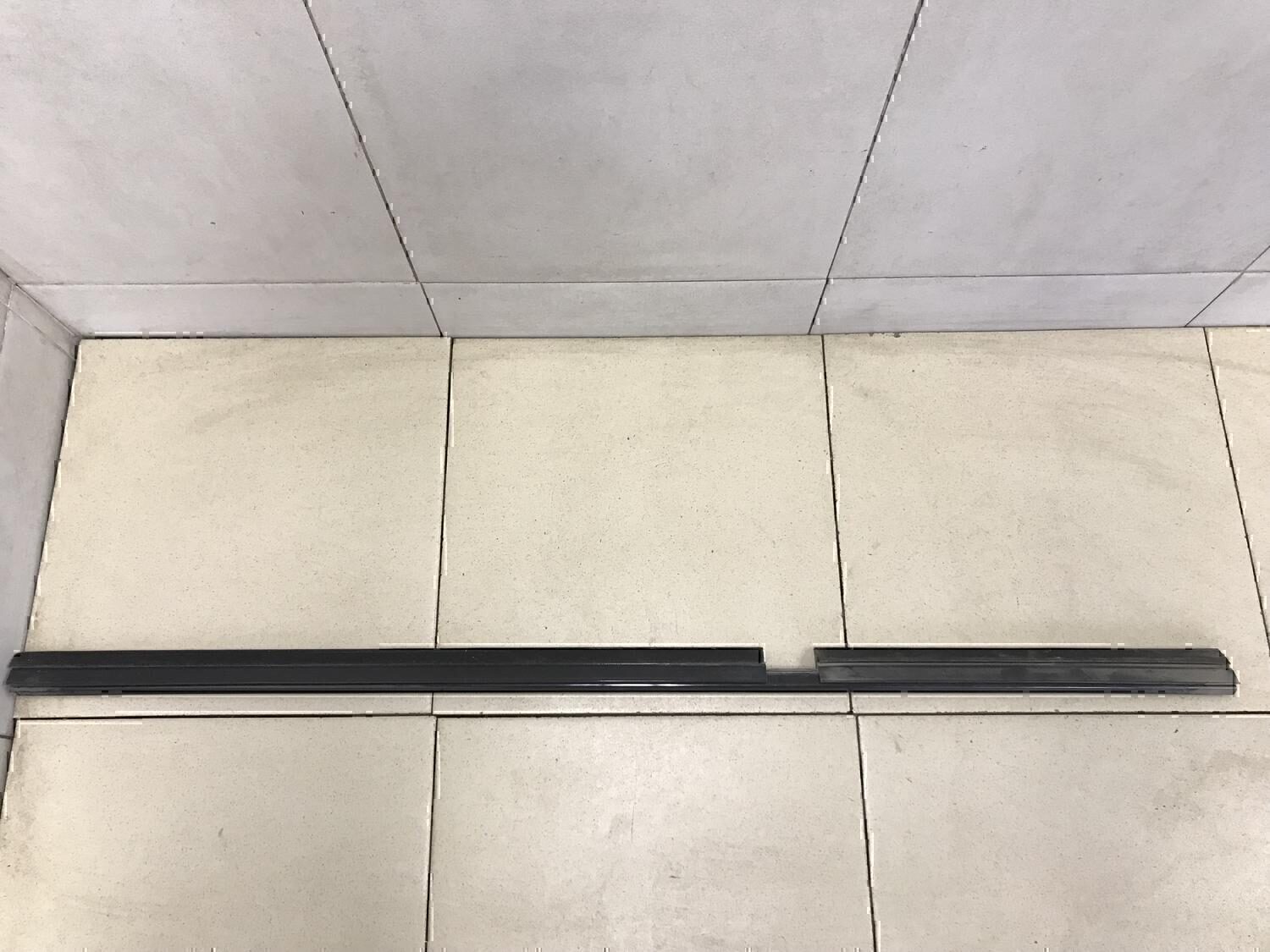 Уплотнитель стекла двери SKODA Octavia (A4 1U-) 2000-2011