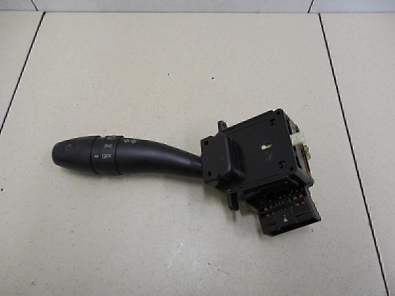 Переключатель поворотов подрулевой HYUNDAI Sonata IV (EF)/ Sonata Tagaz 2001-2012