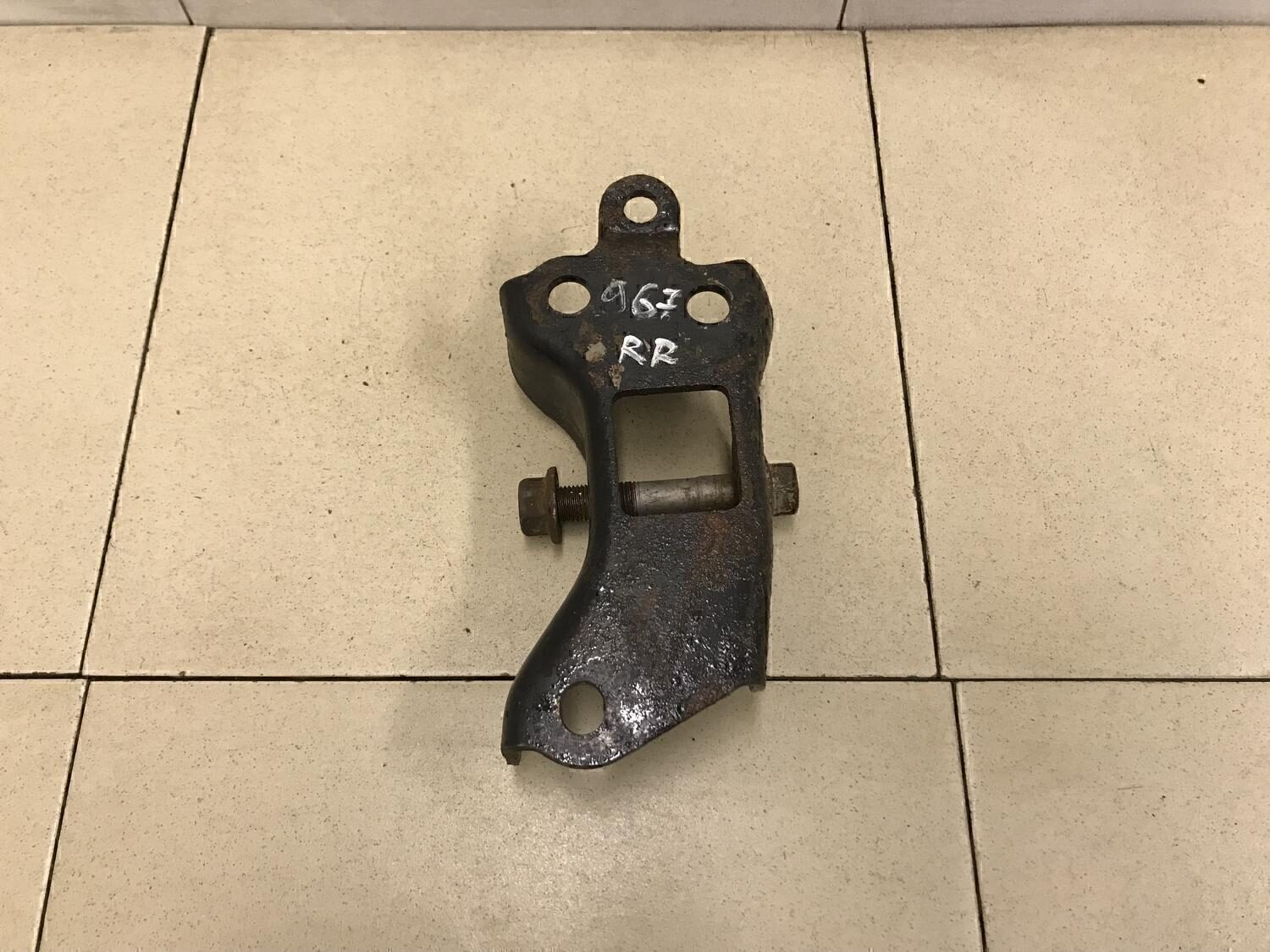 Кронштейн заднего рычага TOYOTA RAV 4 2006-2013