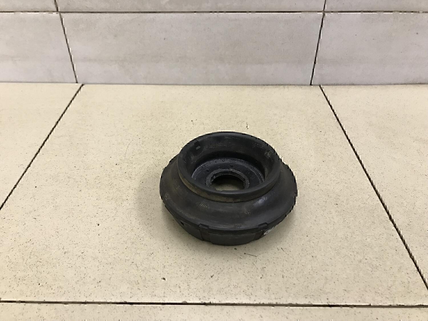 Опора заднего амортизатора RENAULT Duster 2012>