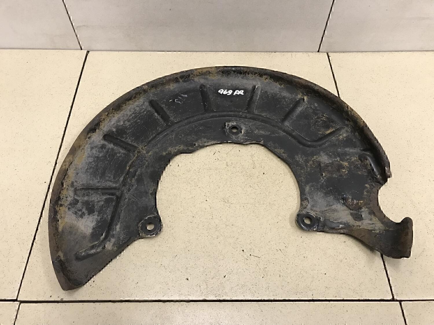 Пыльник тормозного диска Audi Passat [B6] 2005-2010