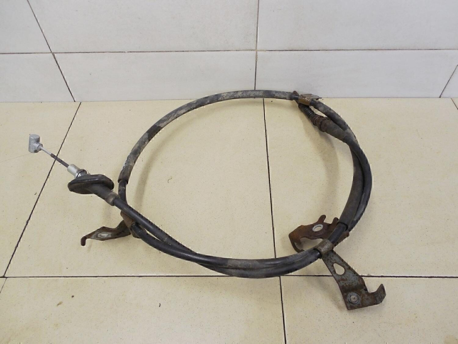 Трос стояночного тормоза правый SUZUKI SX4 2006-2013