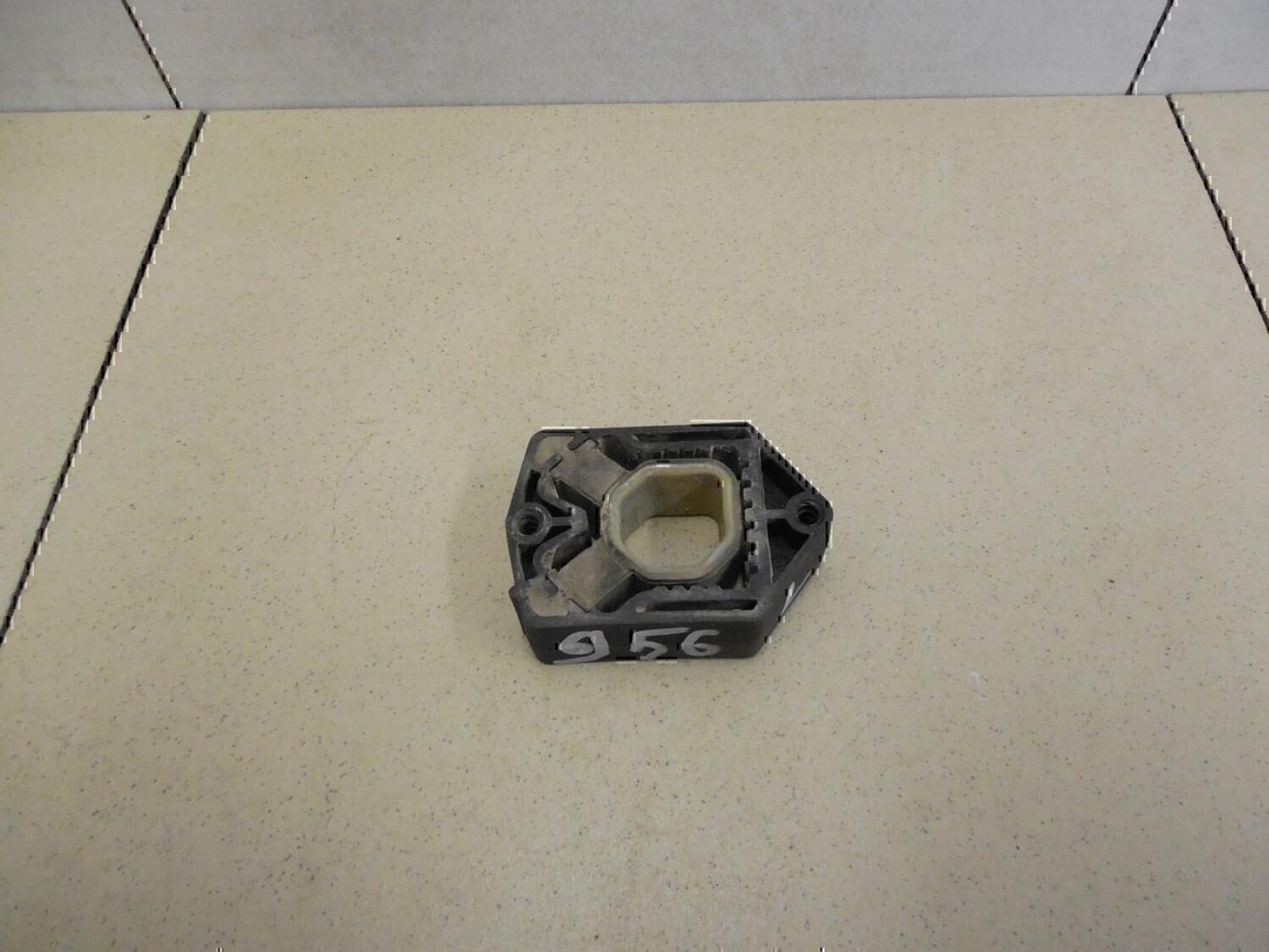 Кронштейн радиатора SKODA Octavia (A7) 2013>