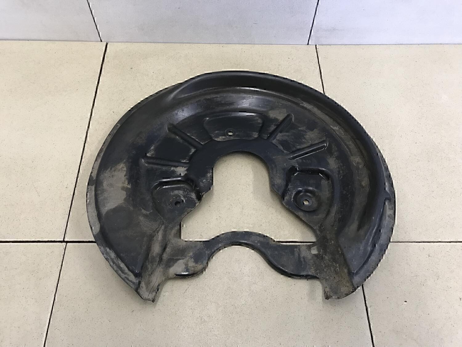 Пыльник тормозного диска Audi Touran 2003-2010