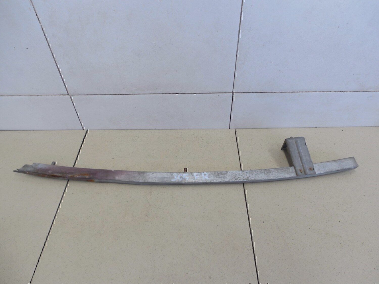 Направляющая стекла двери KIA Spectra 2001-2011