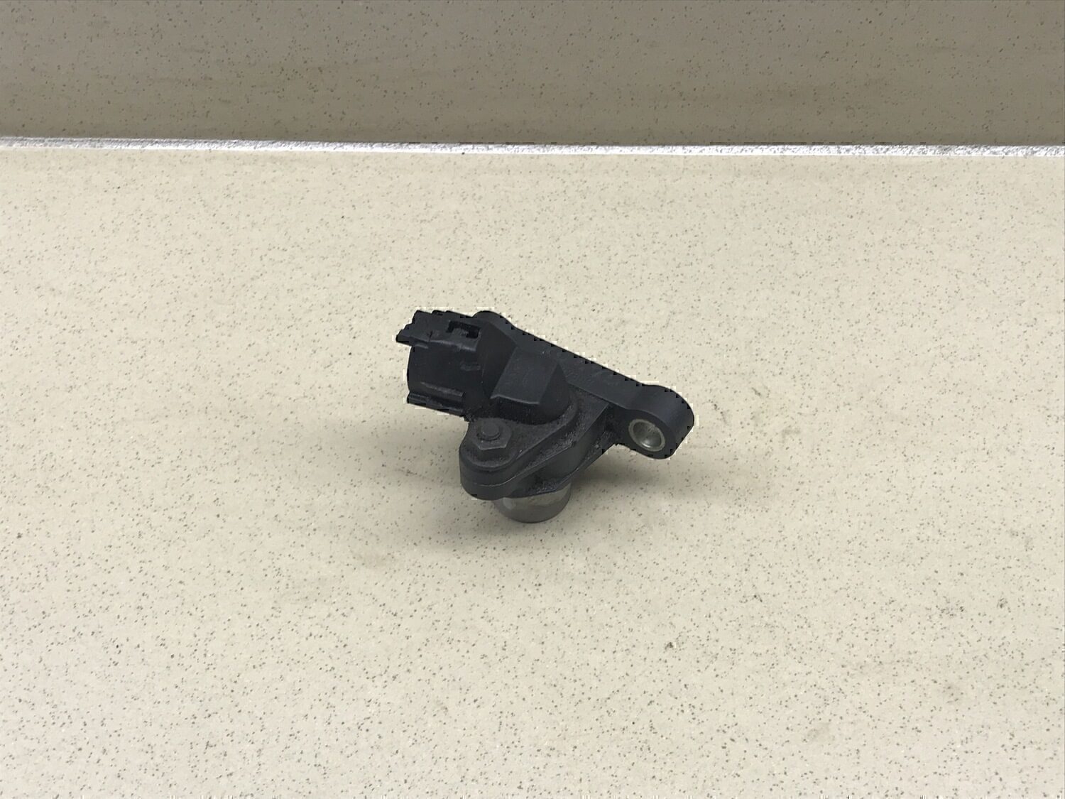 Датчик положения коленвала FORD Focus II 2008-2011