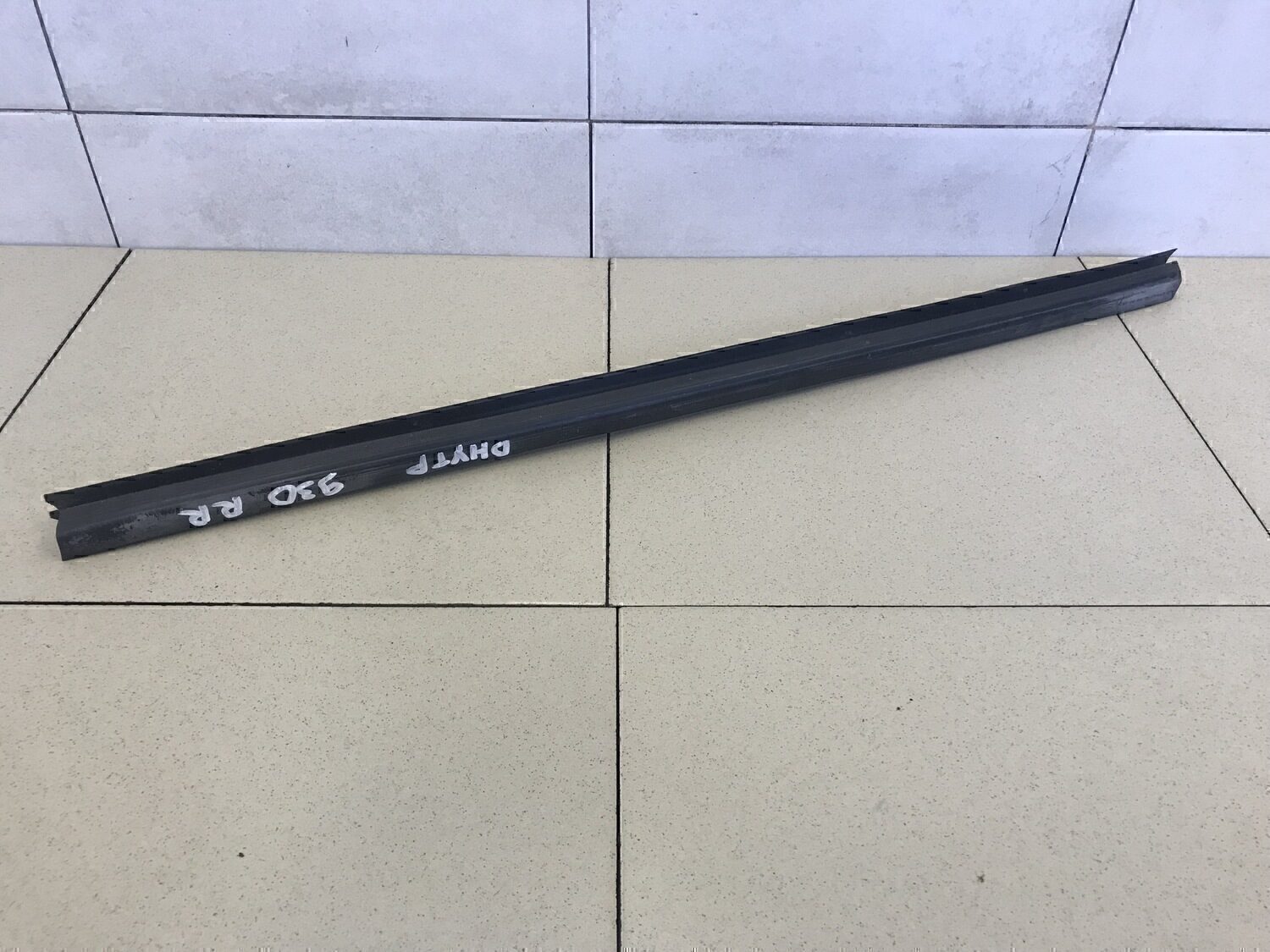 Накладка стекла заднего правого VOLVO V50 2004-2012