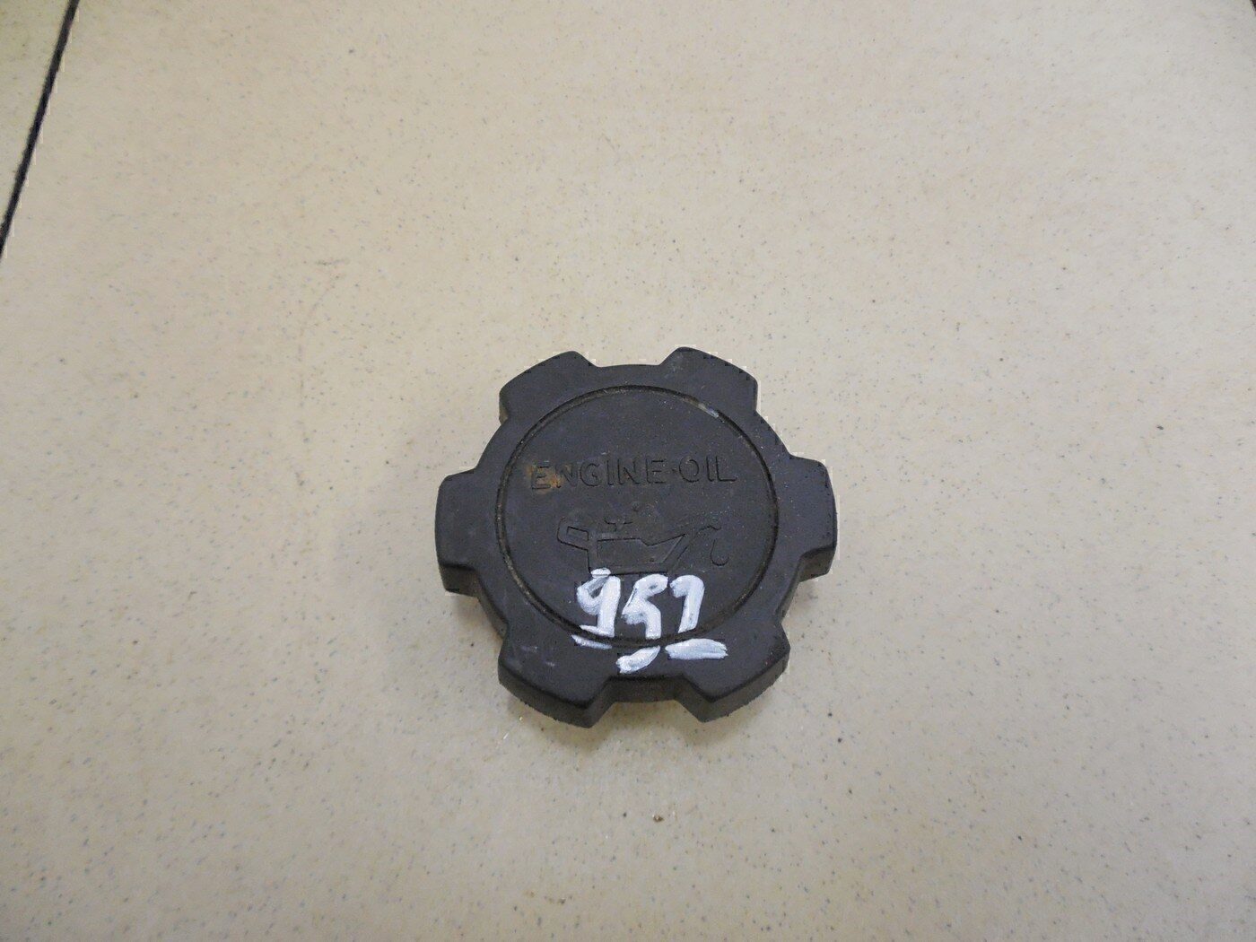 Крышка маслозаливной горловины TOYOTA Avensis I 1997-2003