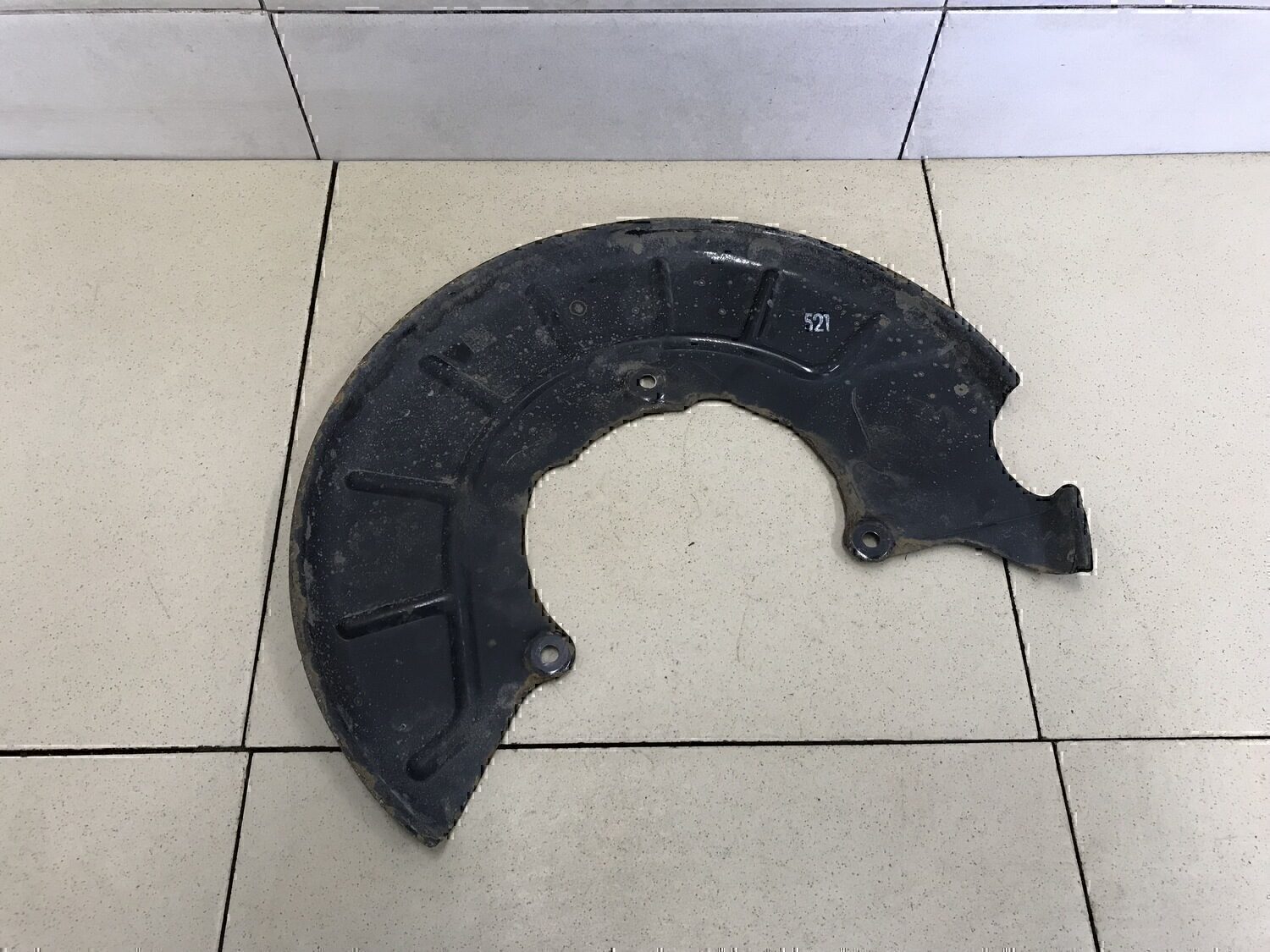 Пыльник тормозного диска Audi Passat [B6] 2005-2010