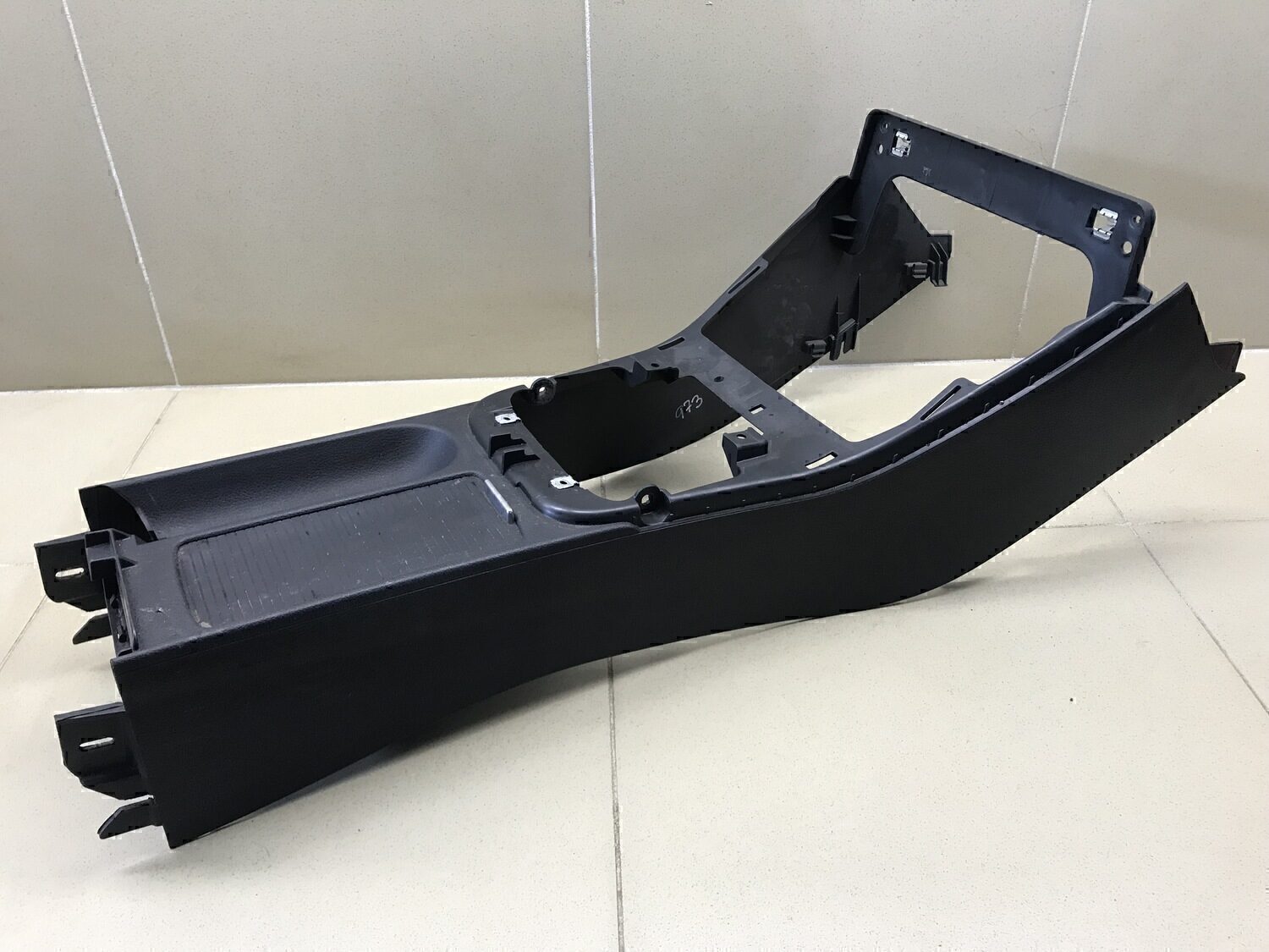 Консоль VW Golf V Plus 2005-2014