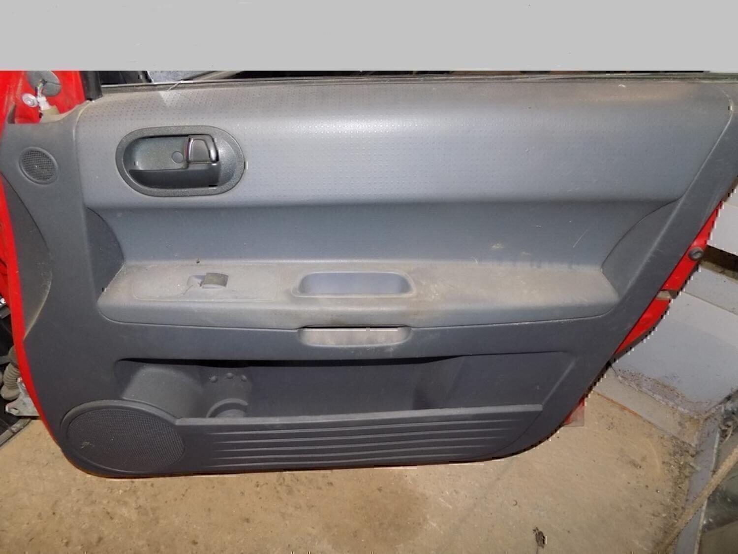 Обшивка двери передней правой MITSUBISHI Colt (Z3) 2004-2012