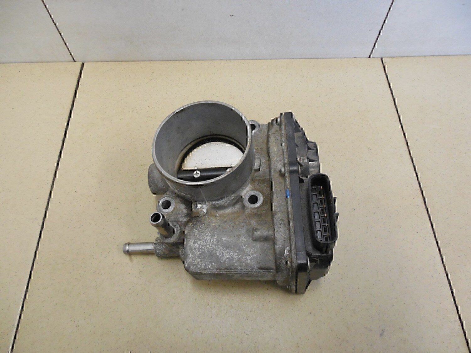 Заслонка дроссельная электрическая TOYOTA Corolla E15 2006-2013