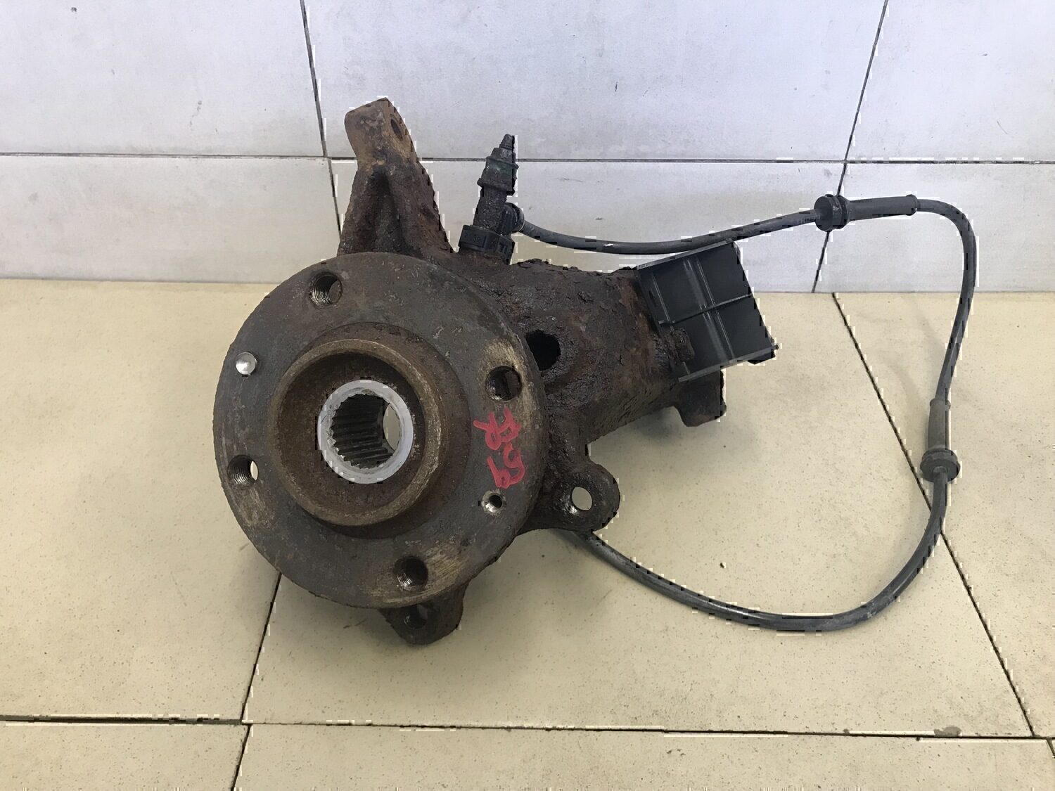 Кулак поворотный передний правый PEUGEOT 206 1998-2012
