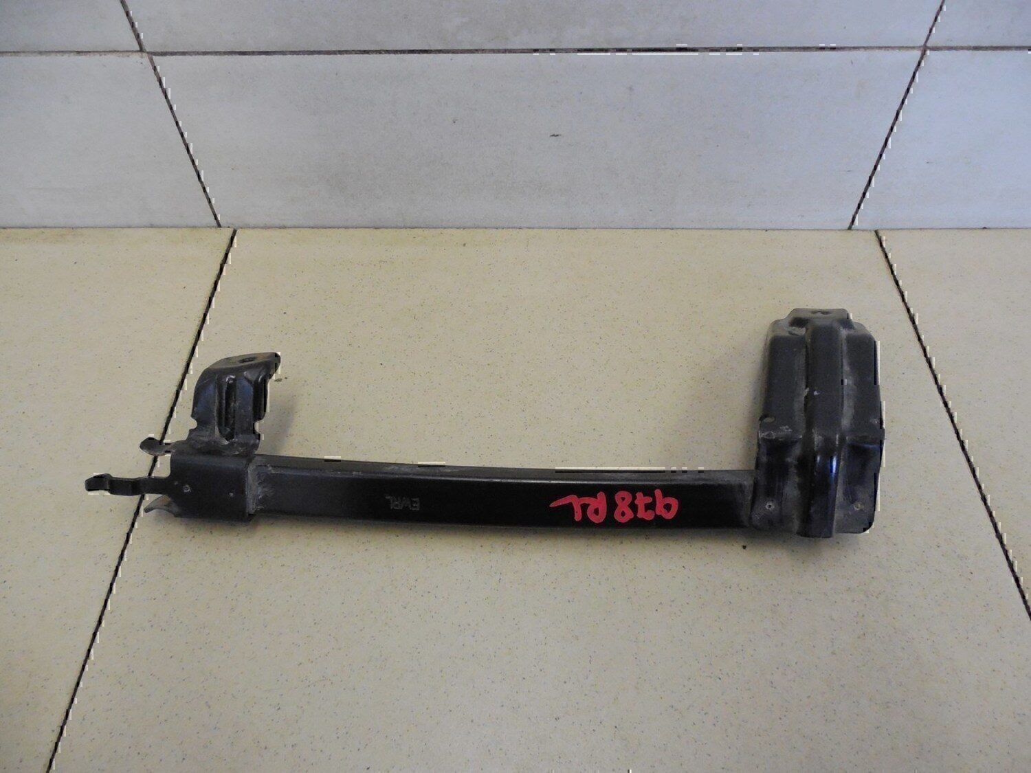 Направляющая стекла двери NISSAN Almera (G15) 2013>