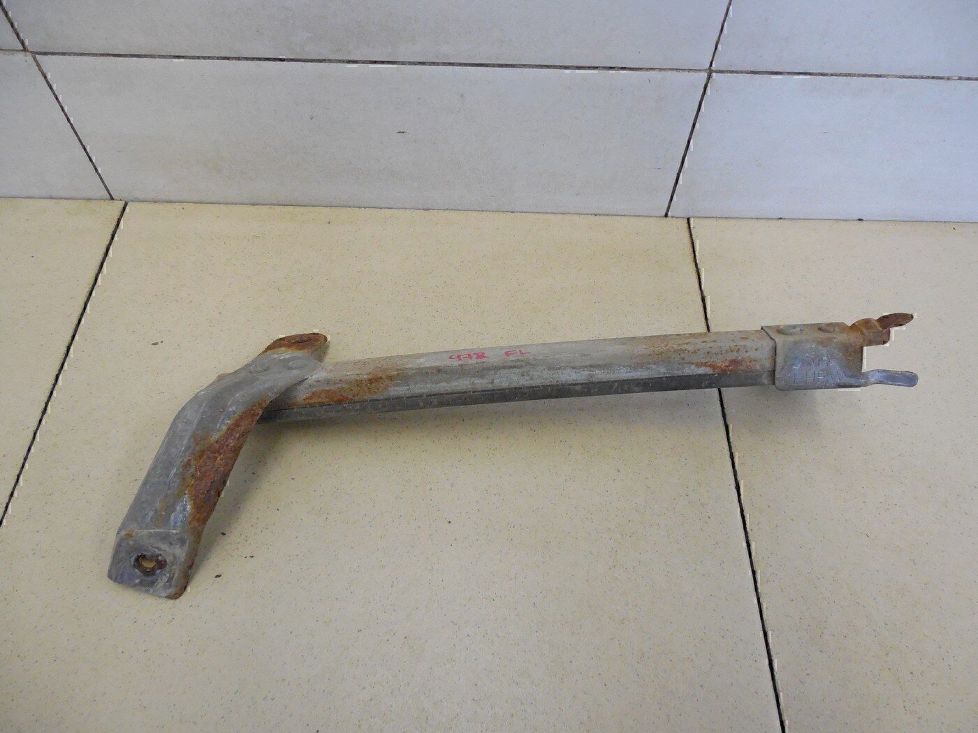 Направляющая стекла двери NISSAN Almera (G15) 2013>