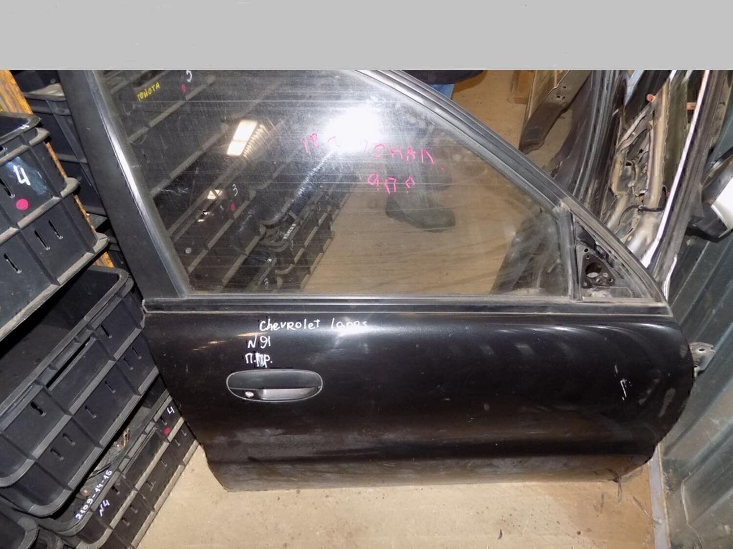 Петля двери передней правой нижняя Chevrolet Lanos 2004-2010